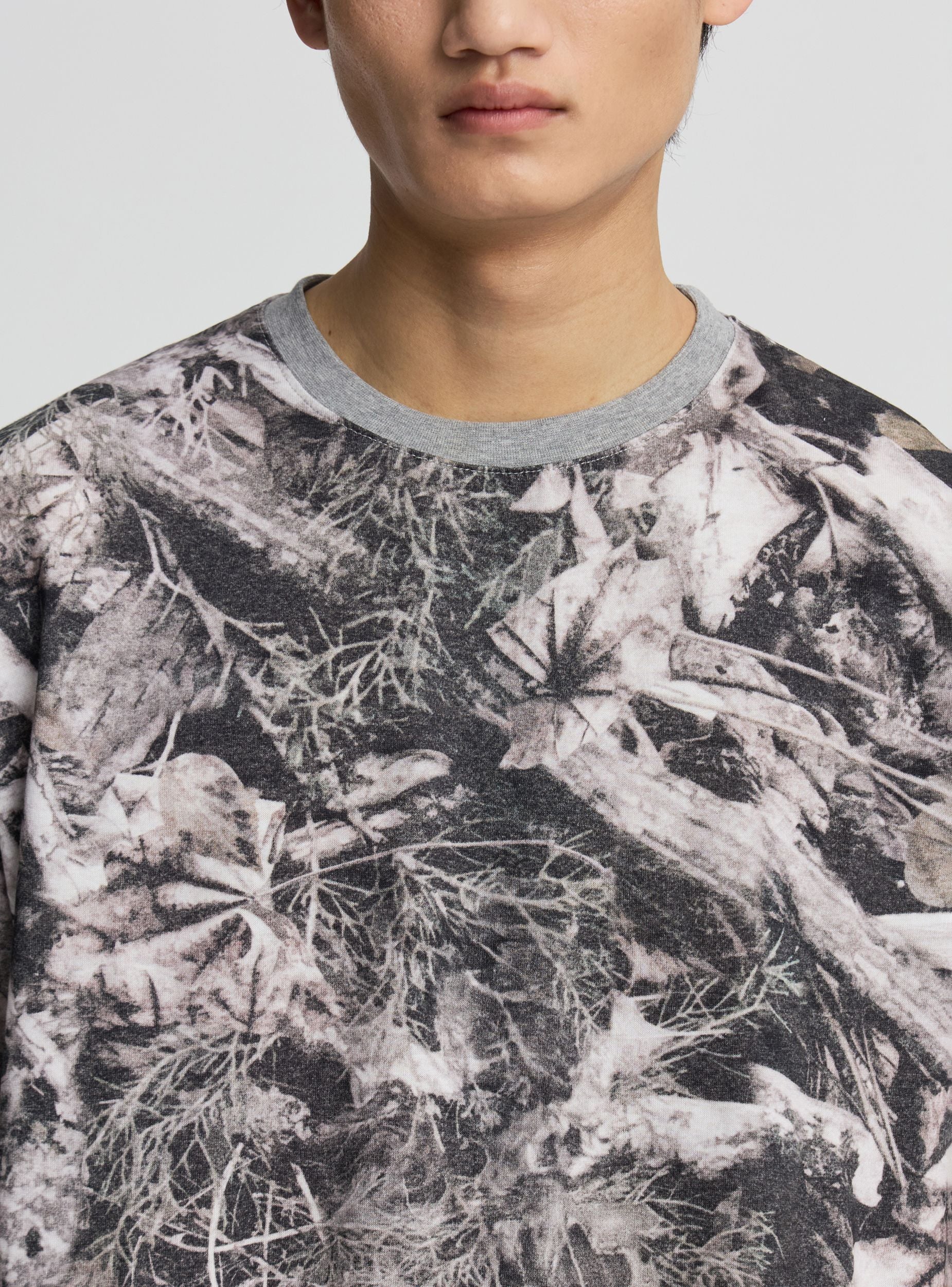 T-shirt boxy con stampa fogliame all over - Image 3