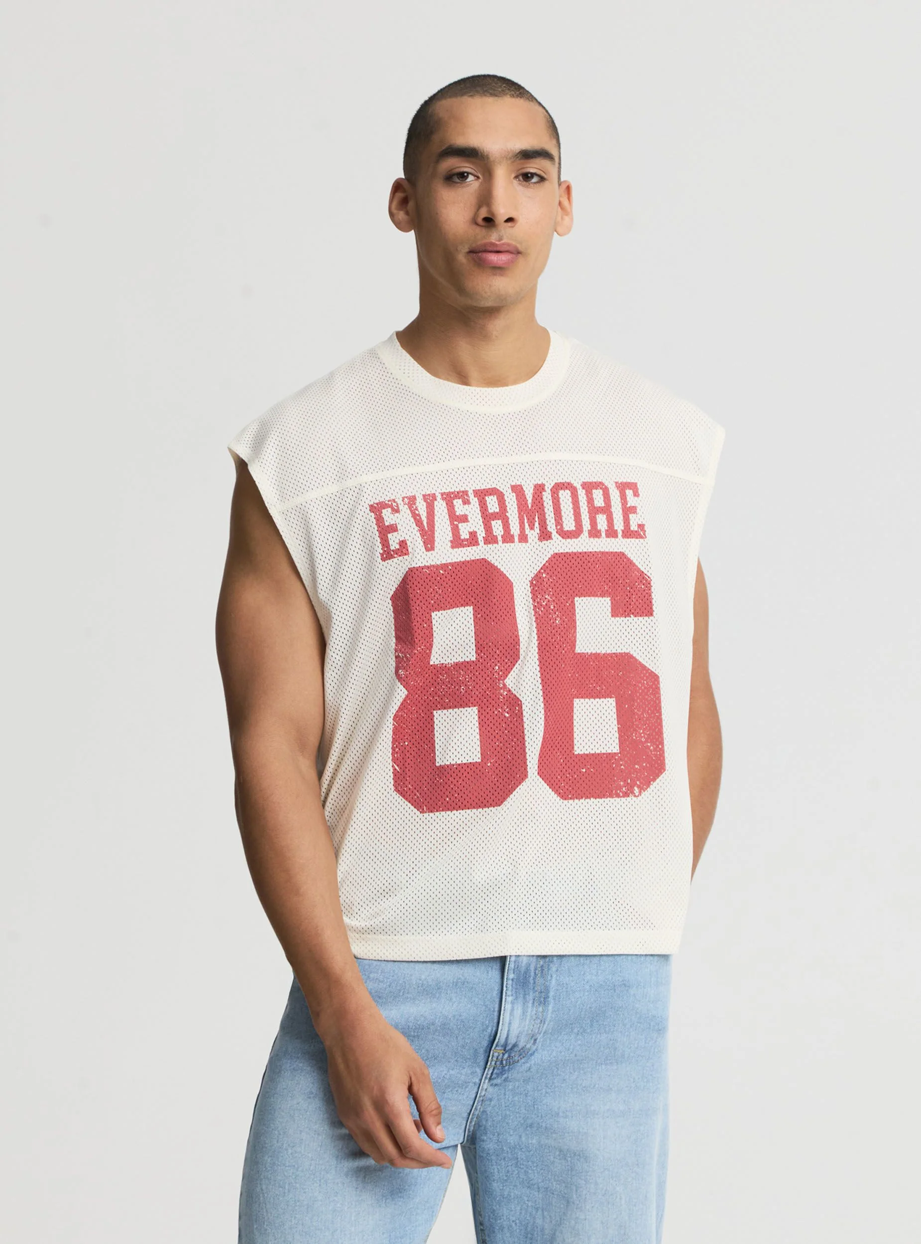 T-shirt boxy smanicata in rete con stampa college - Image 2