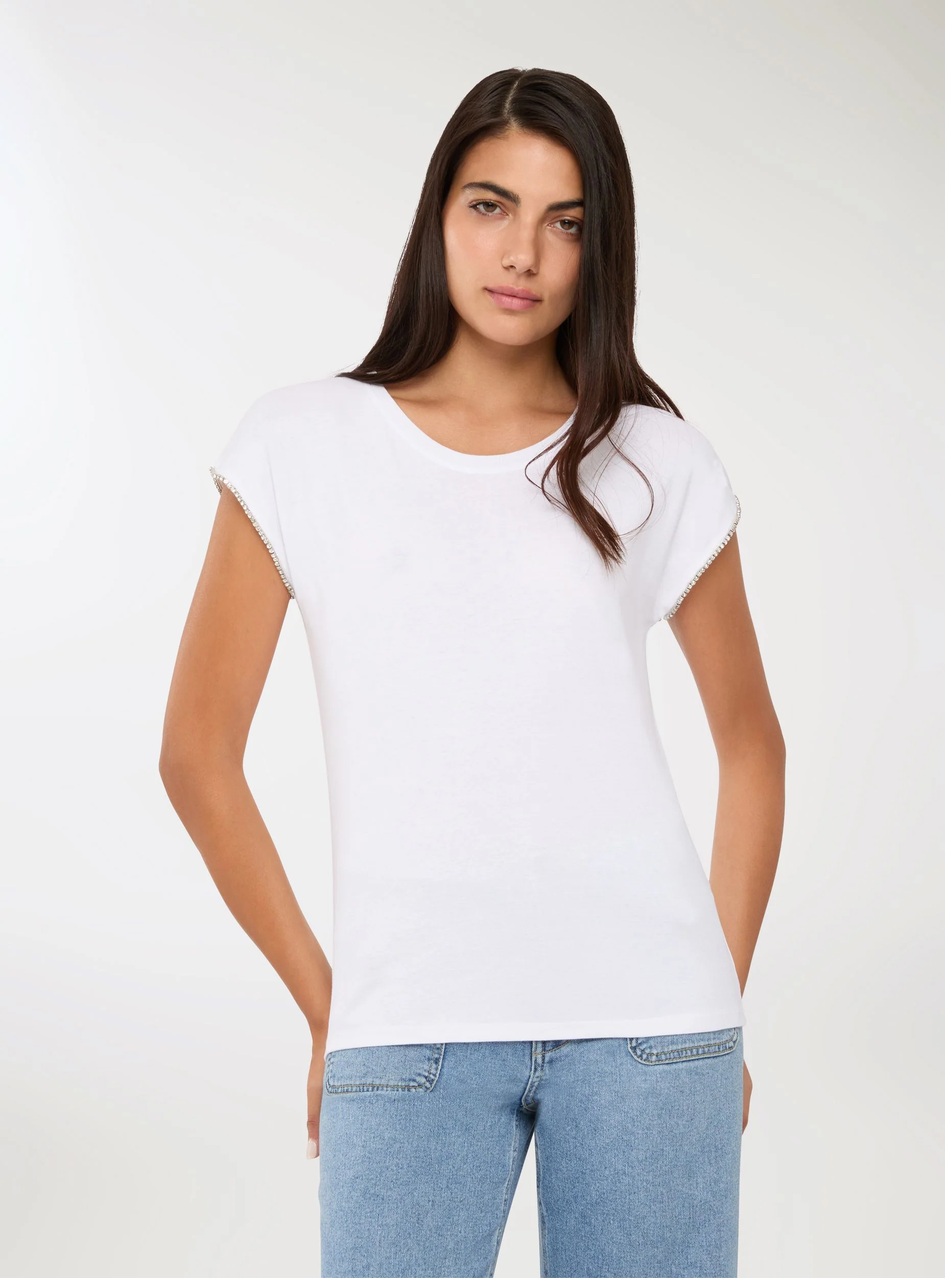 T-shirt con applicazioni - Image 3