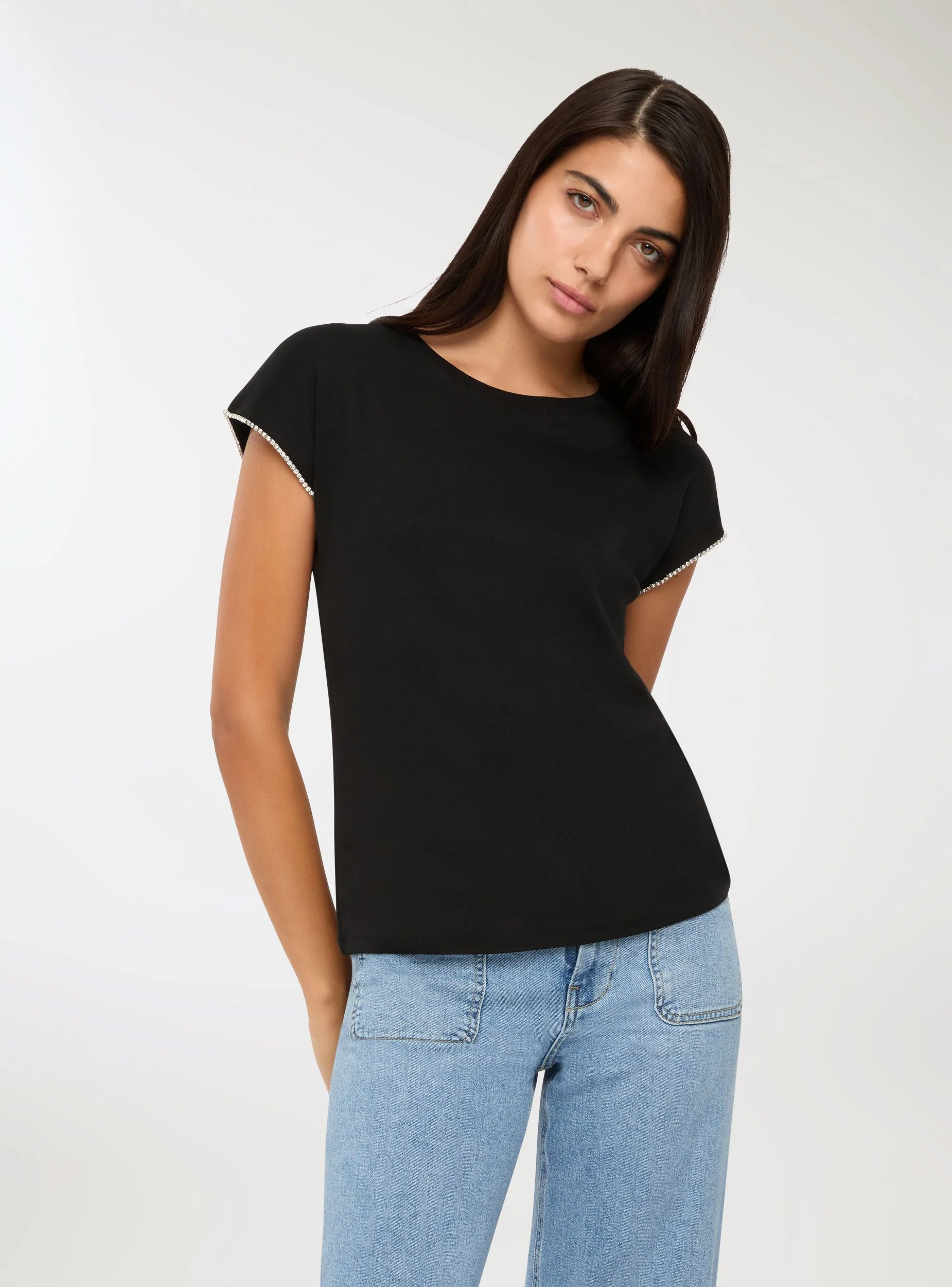 T-shirt con applicazioni - Image 6