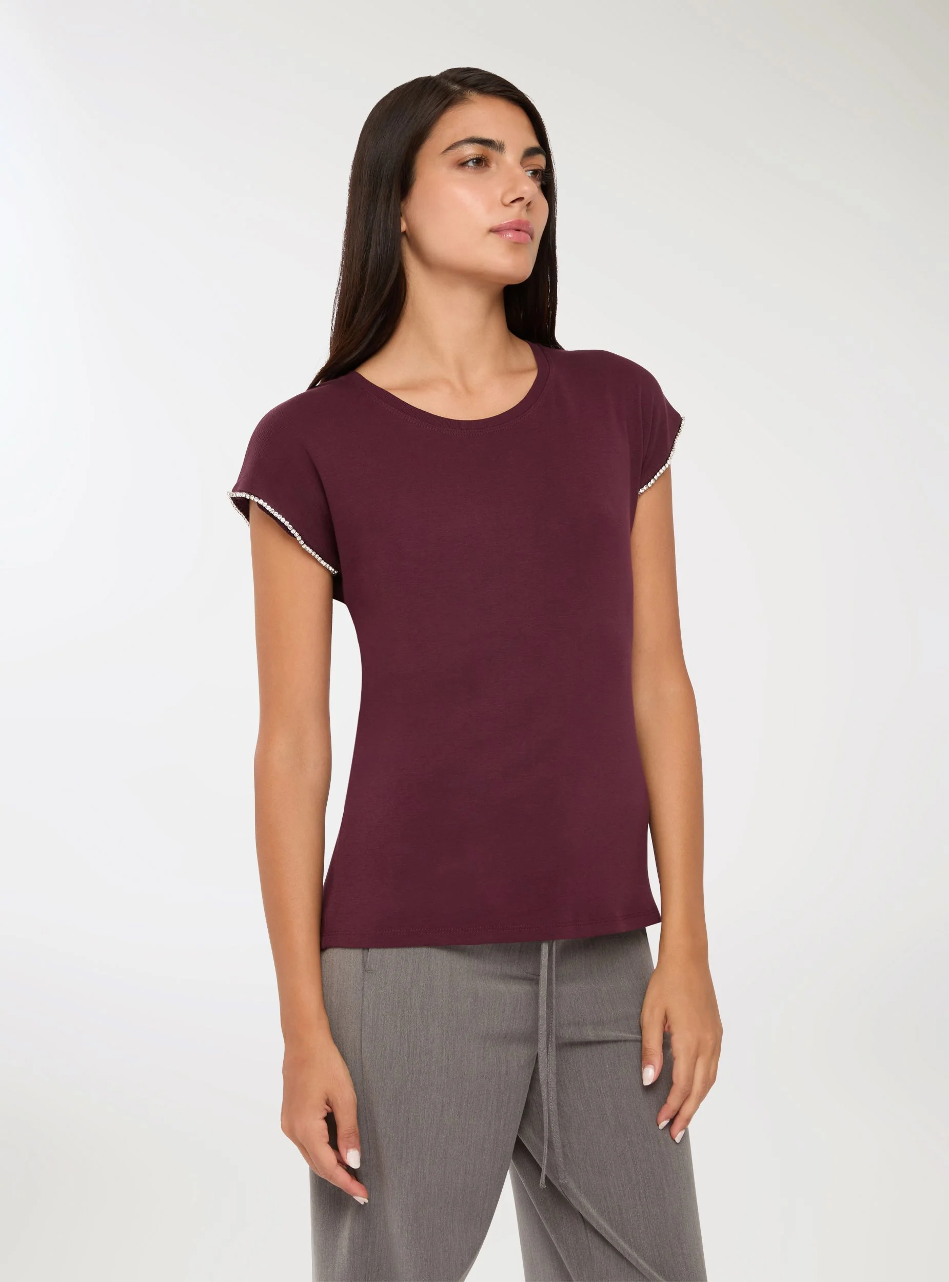 T-shirt con applicazioni - Image 2