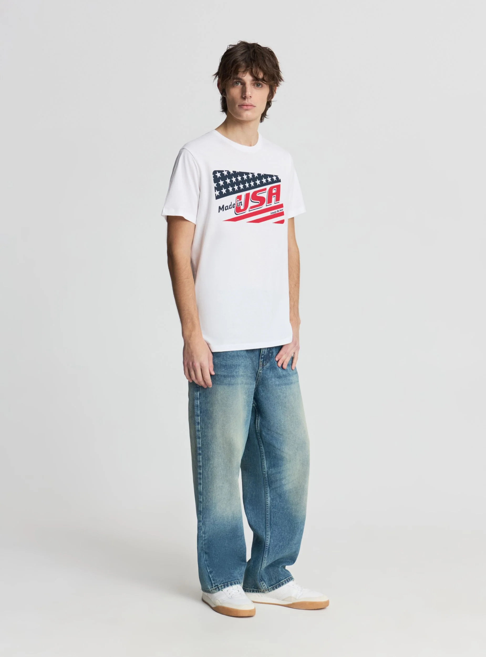 T-shirt con bandiera e scritta - Image 4