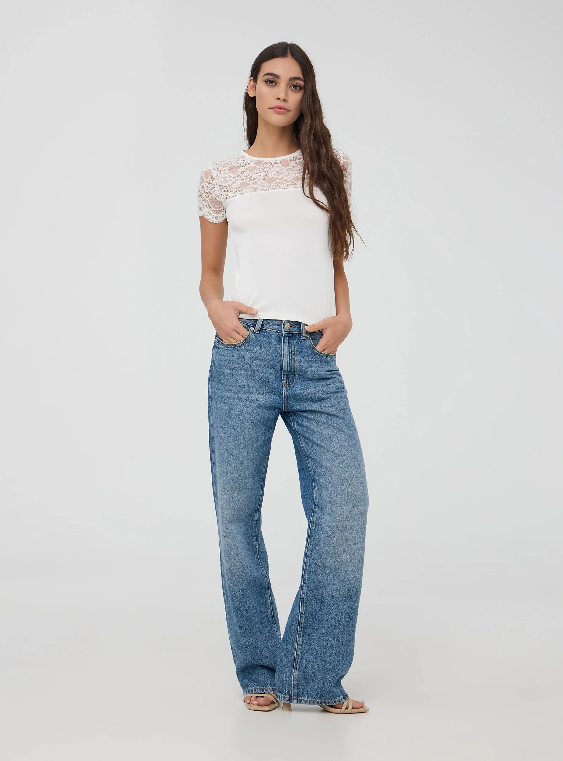 T-shirt con dettagli in pizzo - Image 2