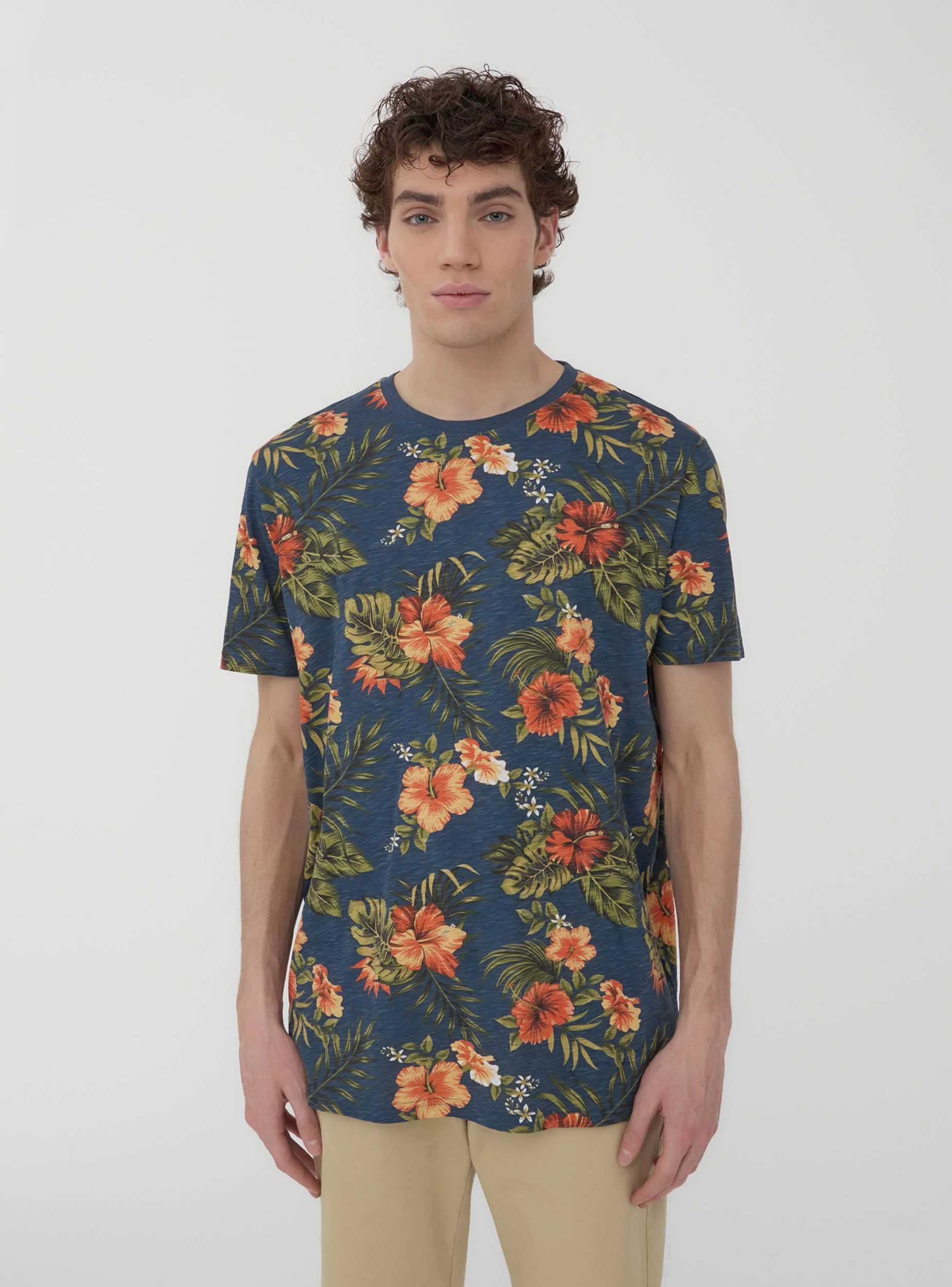 T-shirt con fiori colorati - Image 2