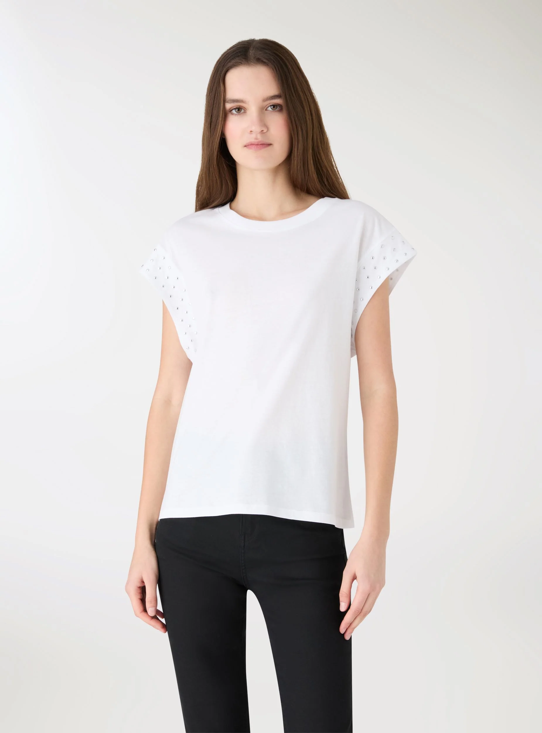 T-shirt con maniche con borchie - Image 4
