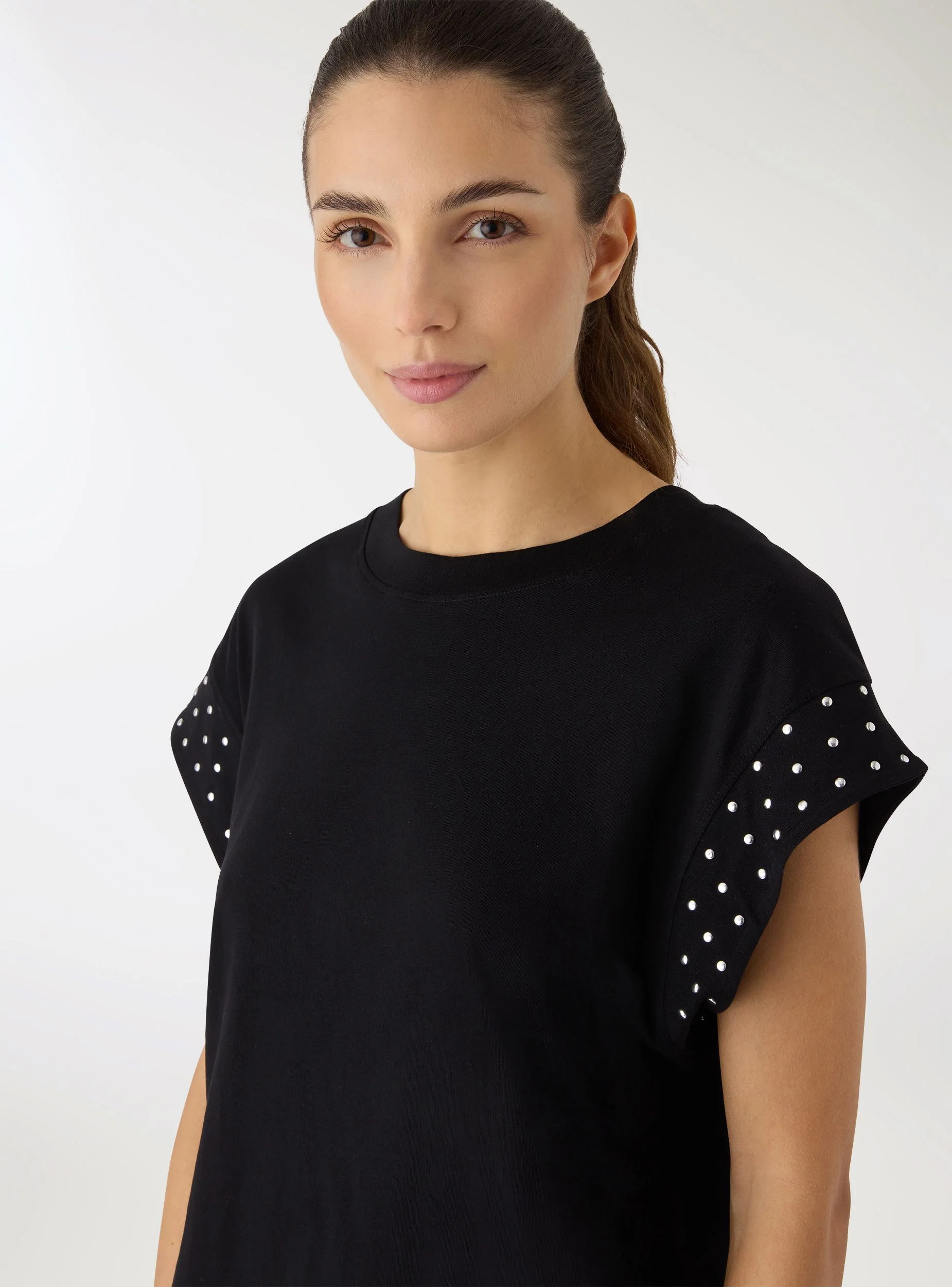T-shirt con maniche con borchie - Image 3