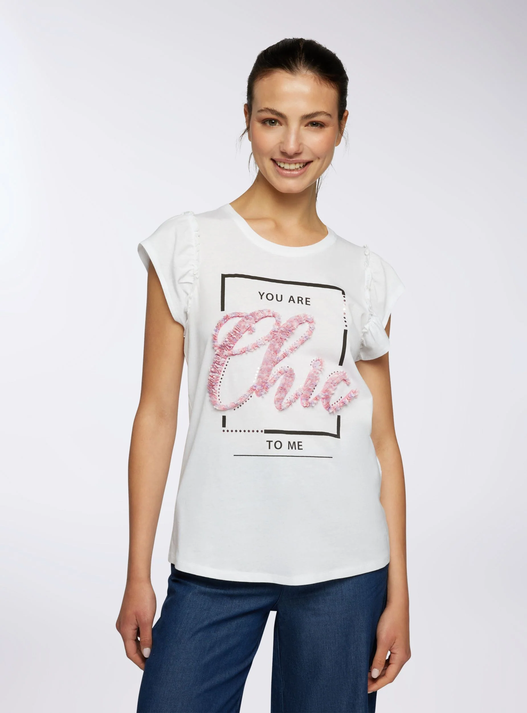 T-shirt con maniche farfalla e applicazioni - Image 4