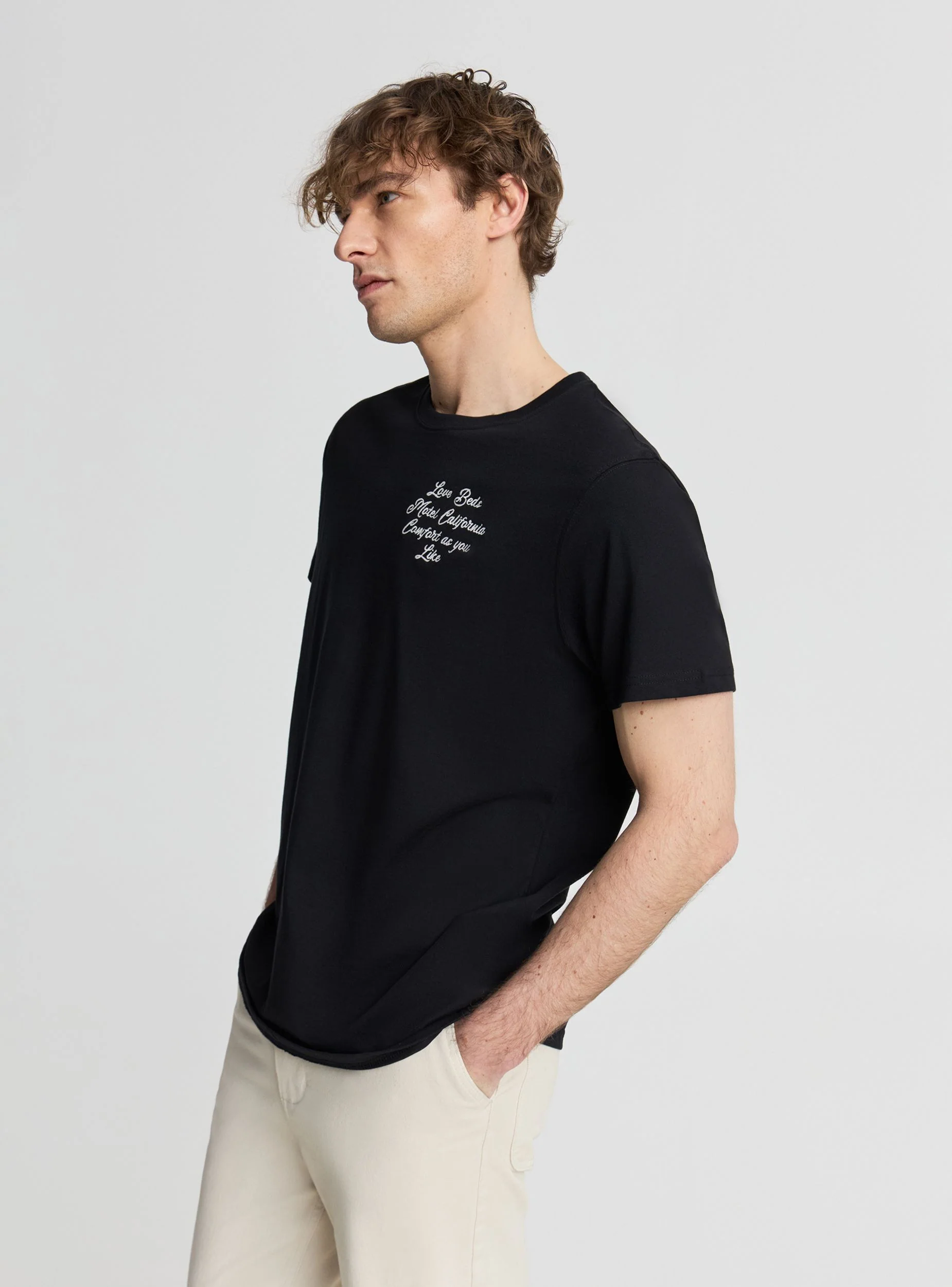 T-shirt con ricamo - Image 8