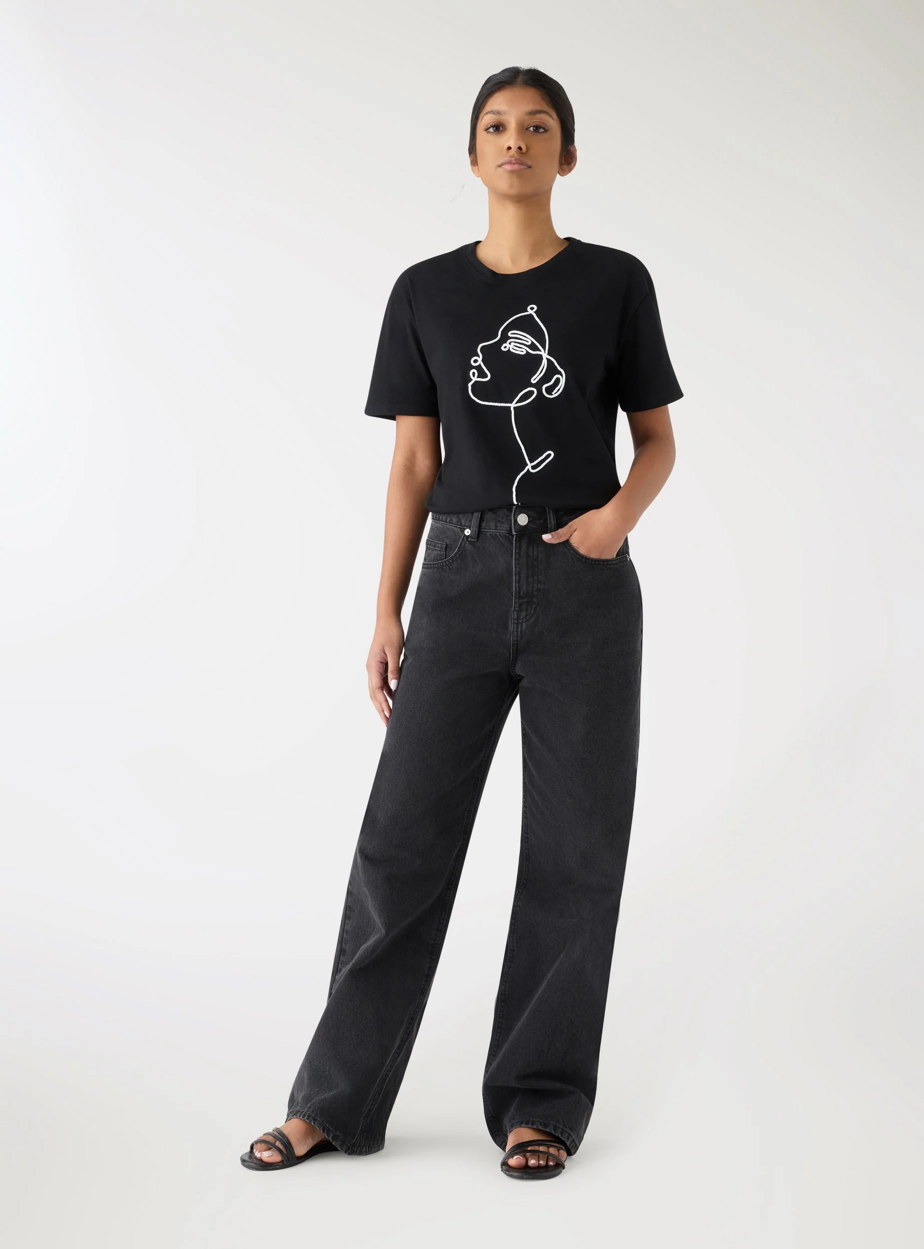 T-shirt con ricamo volto - Image 2