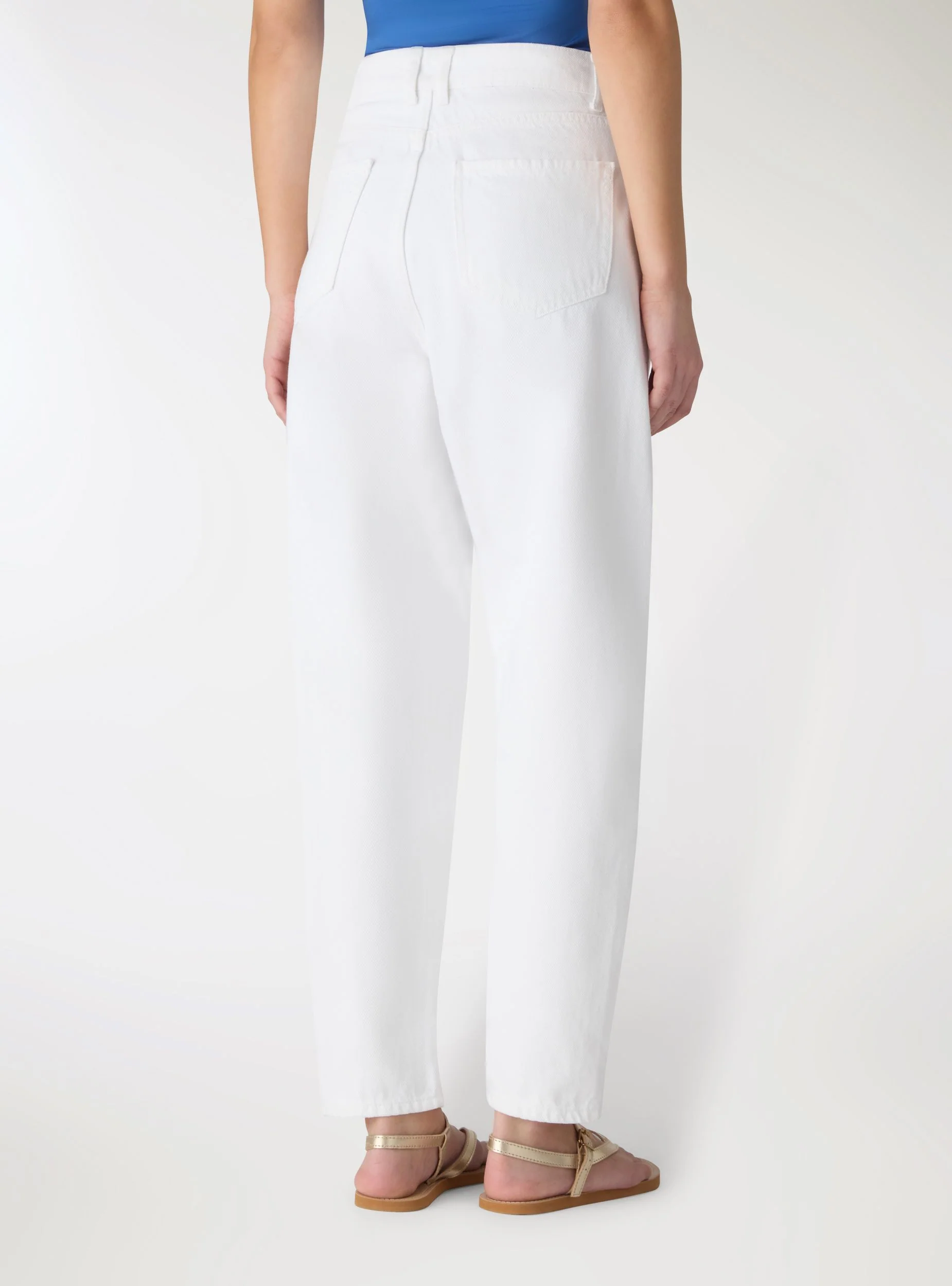 T-shirt con scollo a barchetta e arriccio laterale - Image 3