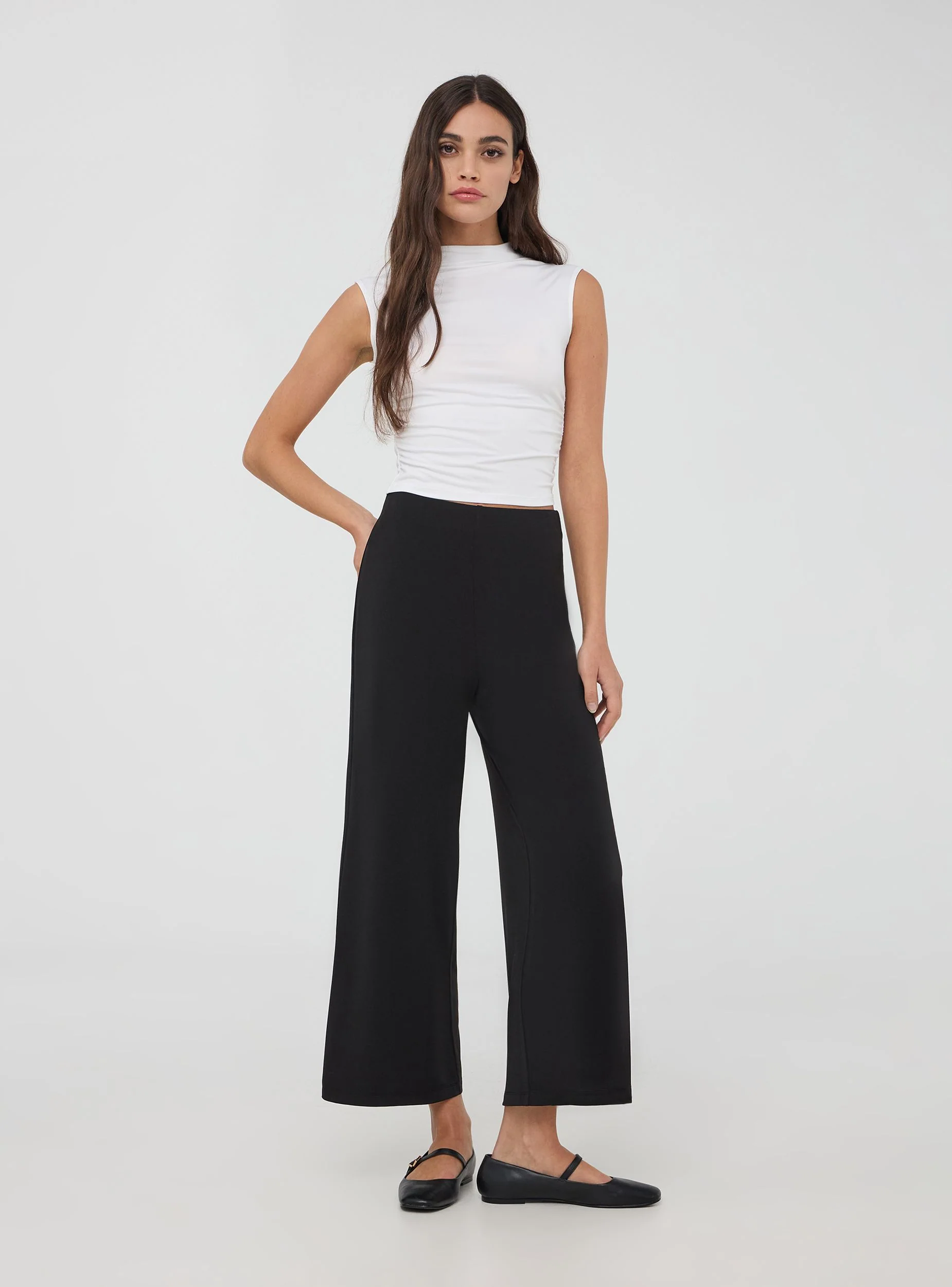 T-shirt con scollo a cratere e arricciature - Image 2
