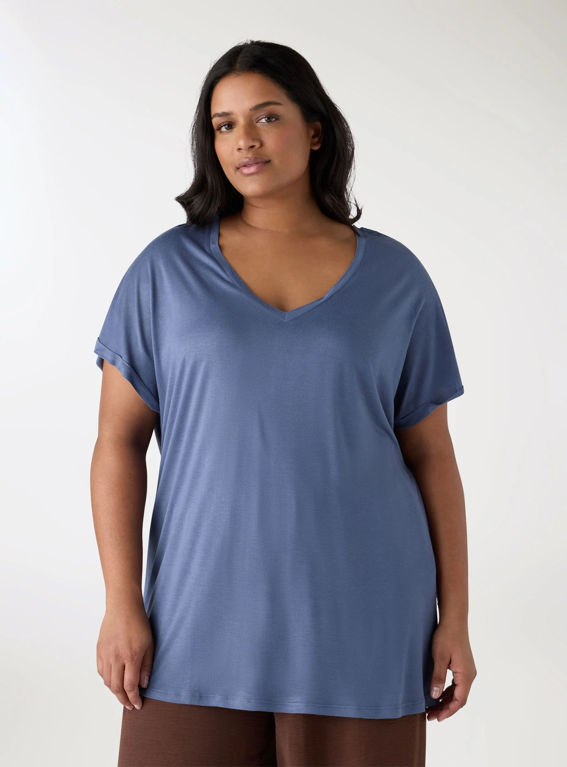 T-shirt con scollo a V - Image 2