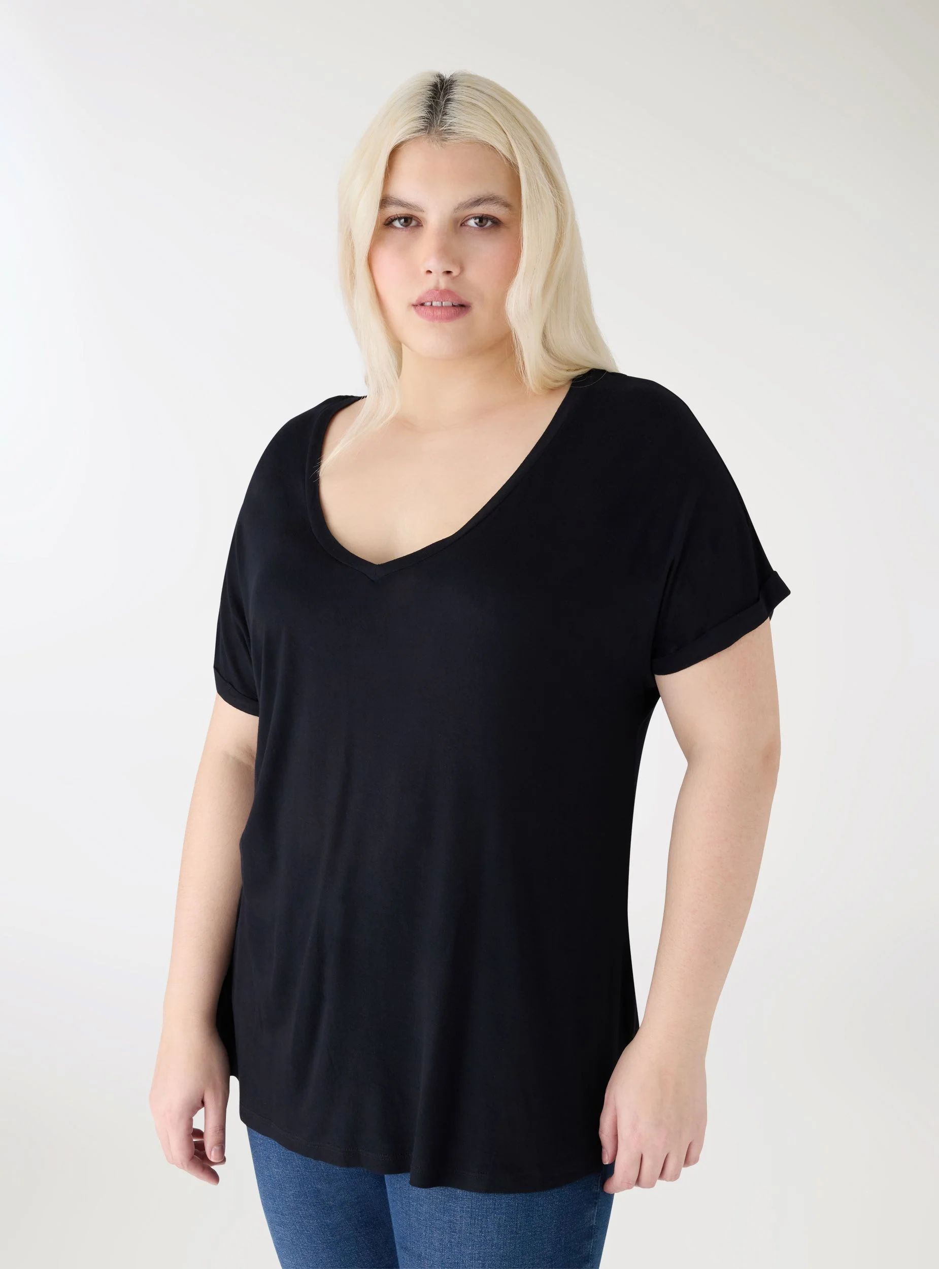 T-shirt con scollo a V - Image 3