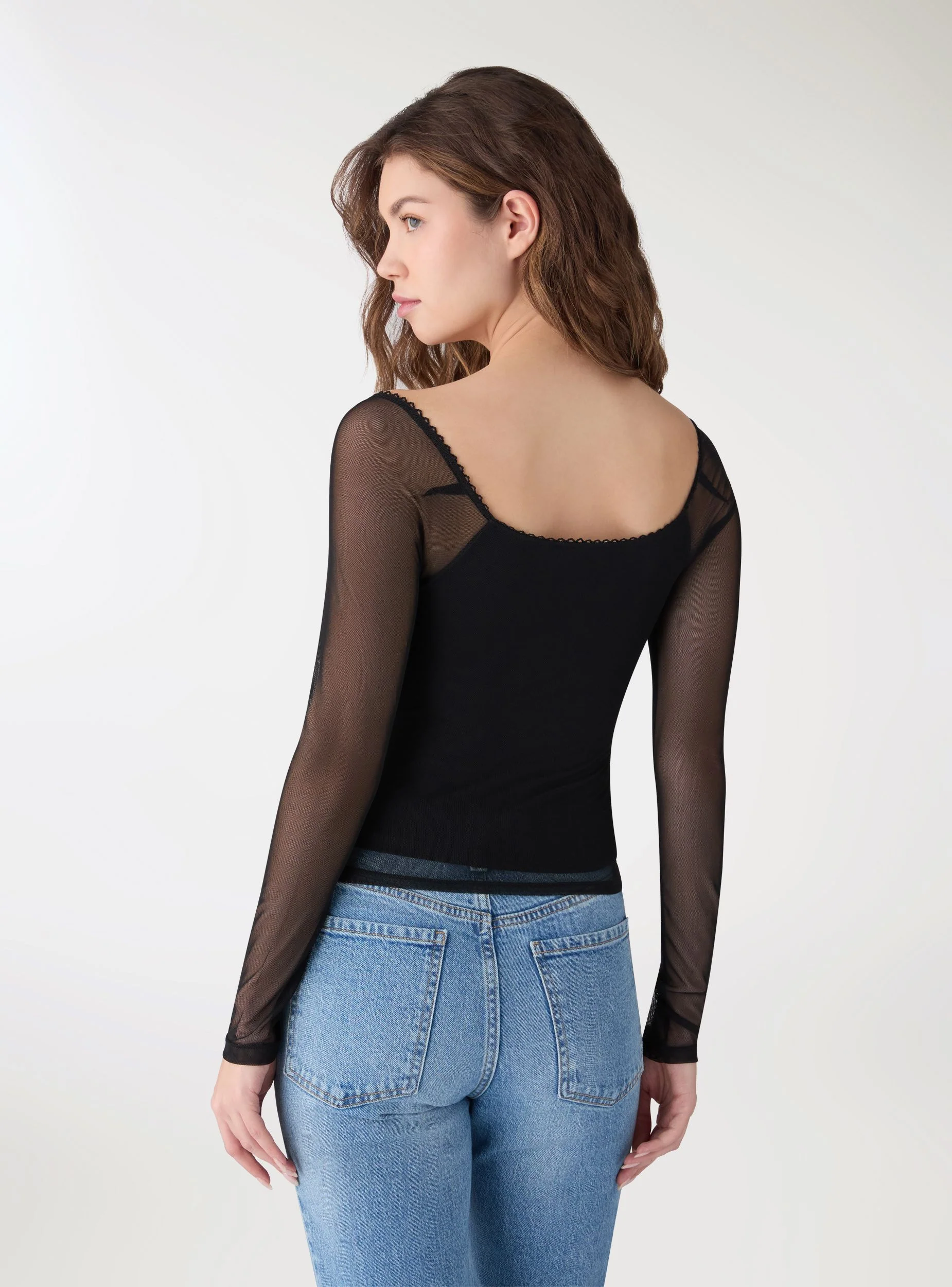 T-shirt con scollo quadrato e laccetti in tulle - Image 3