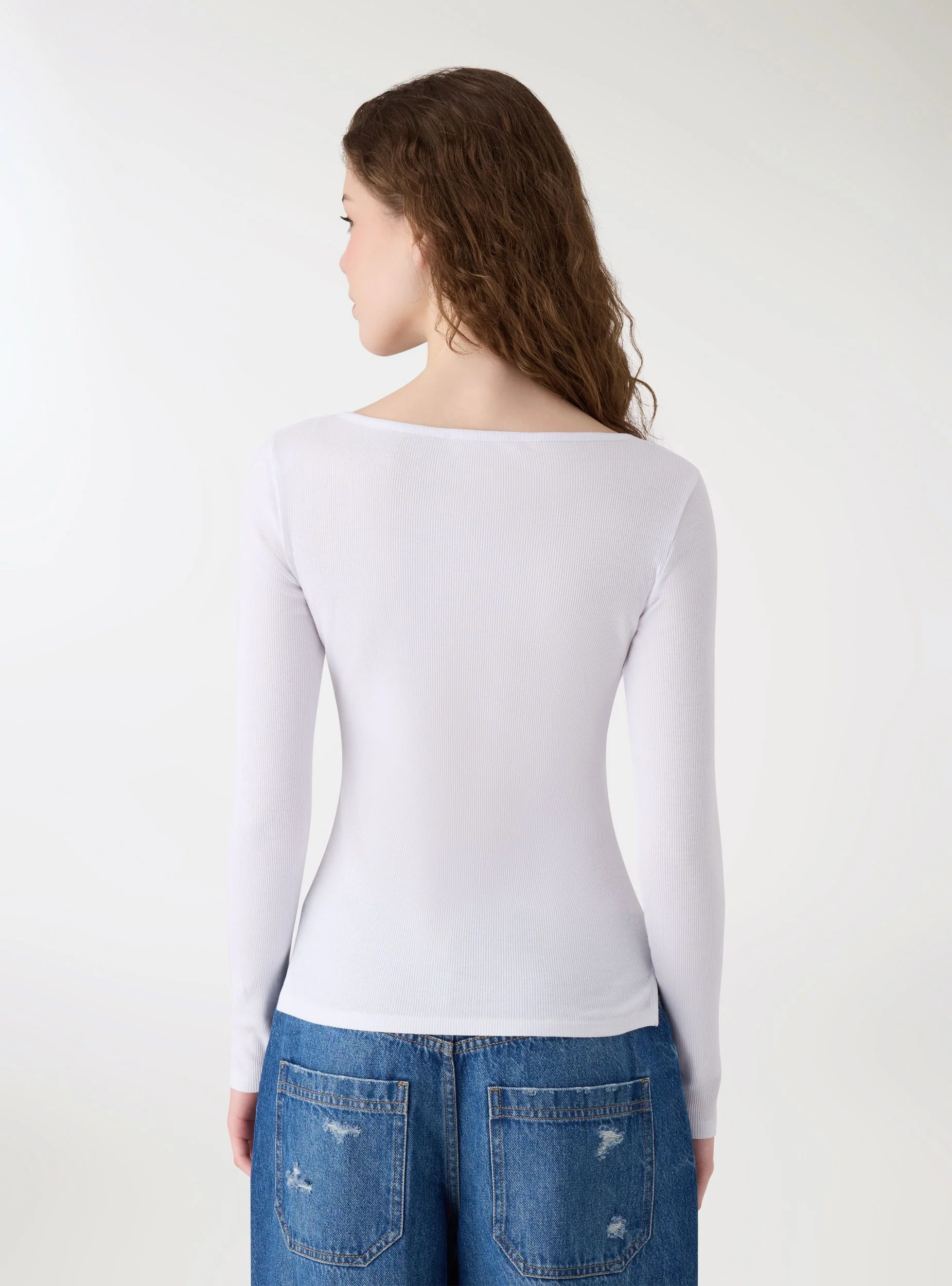 T-shirt con scollo serafino - Image 3