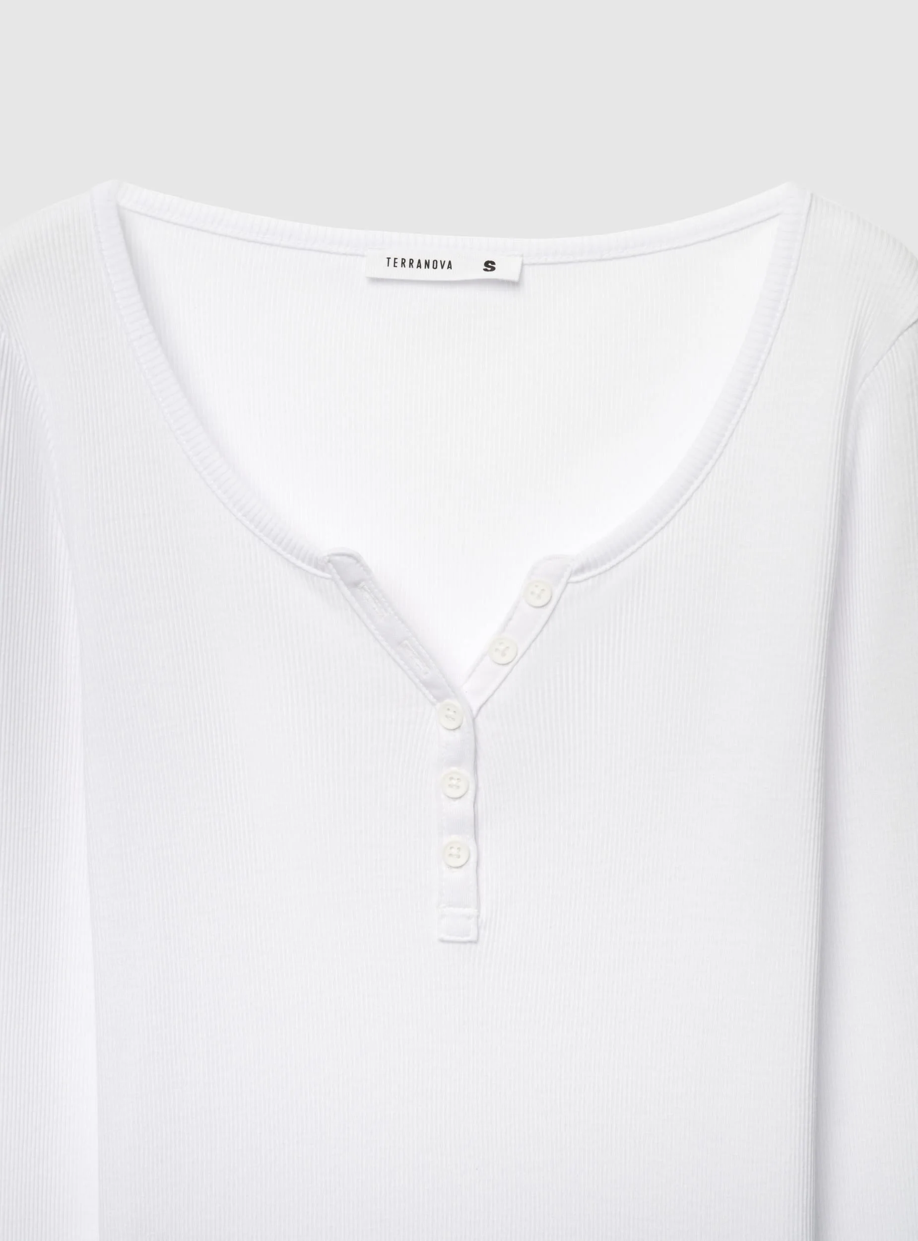 T-shirt con scollo serafino - Image 5