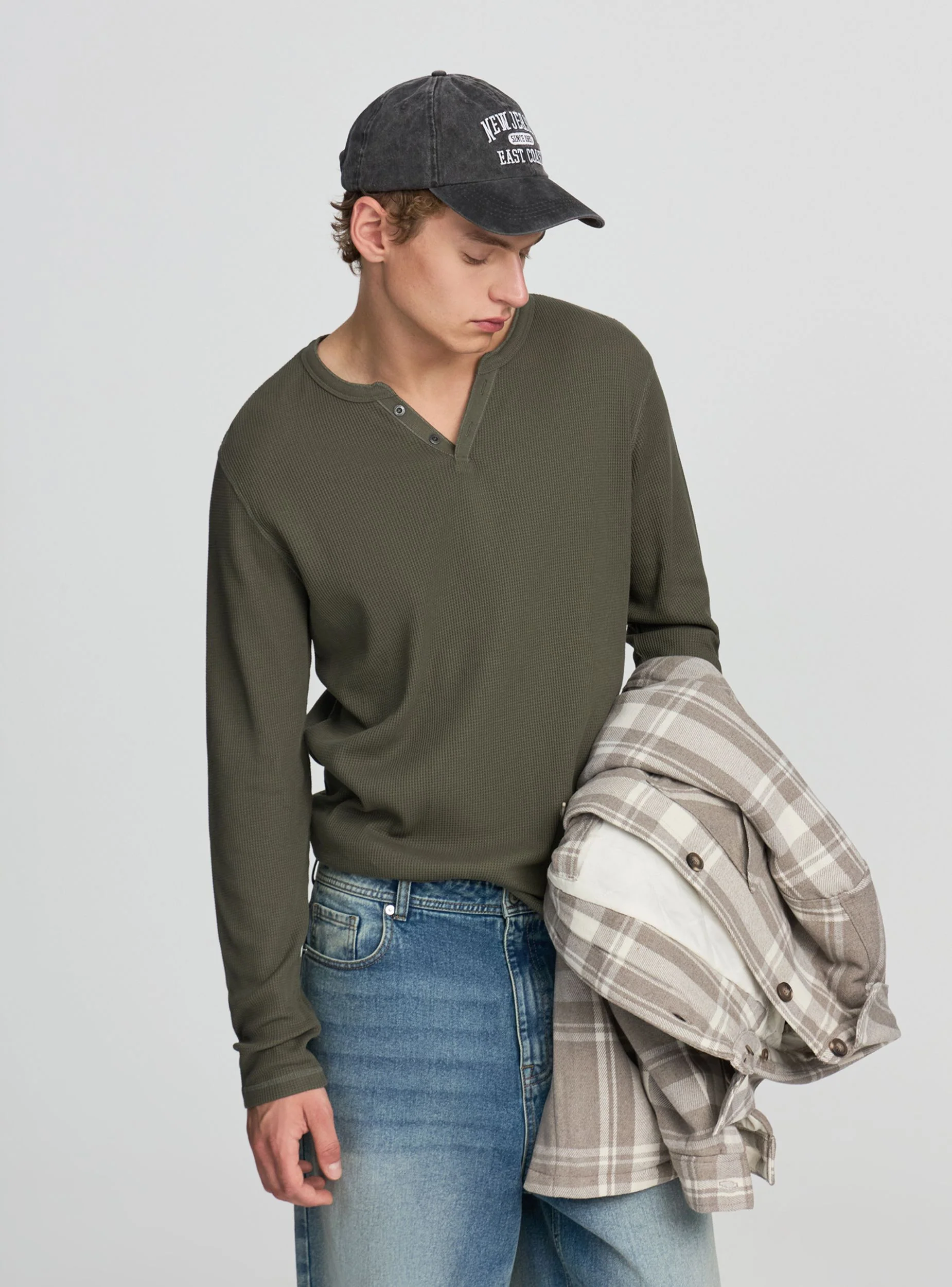 T-shirt con scollo serafino - Image 8