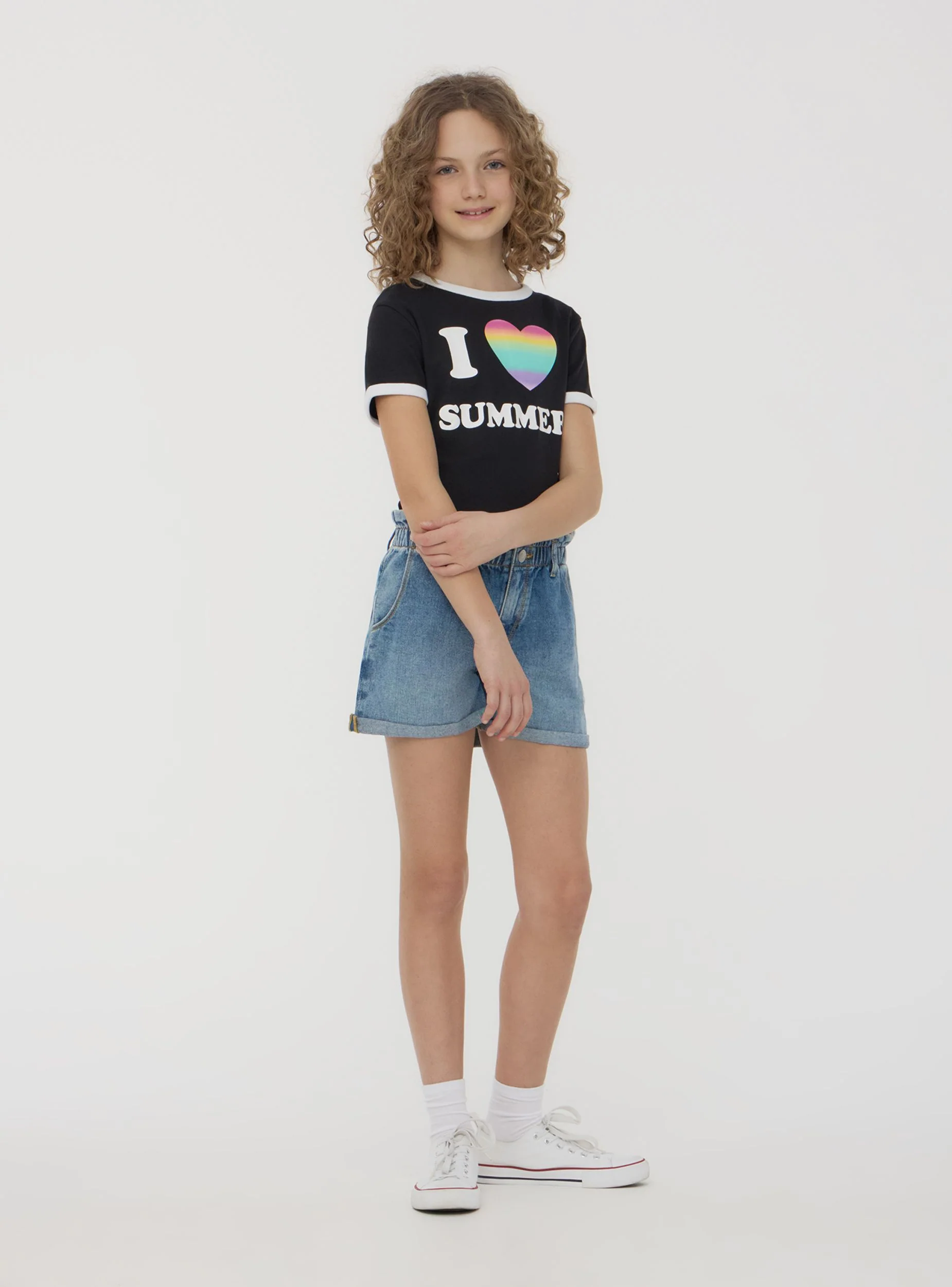T-shirt con scritta e profili a contrasto