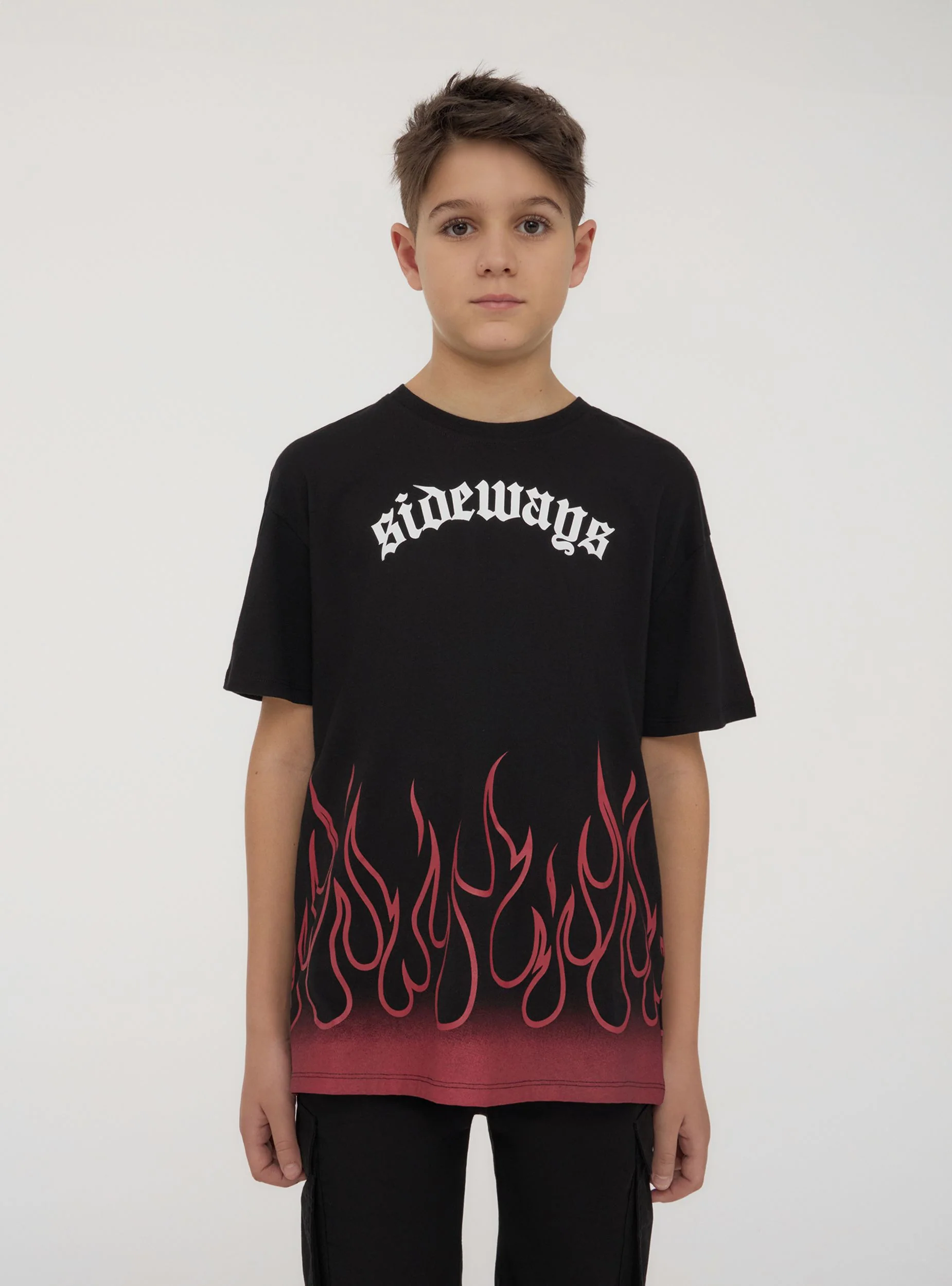 T-shirt con scritta e stampa fiamme - Image 2