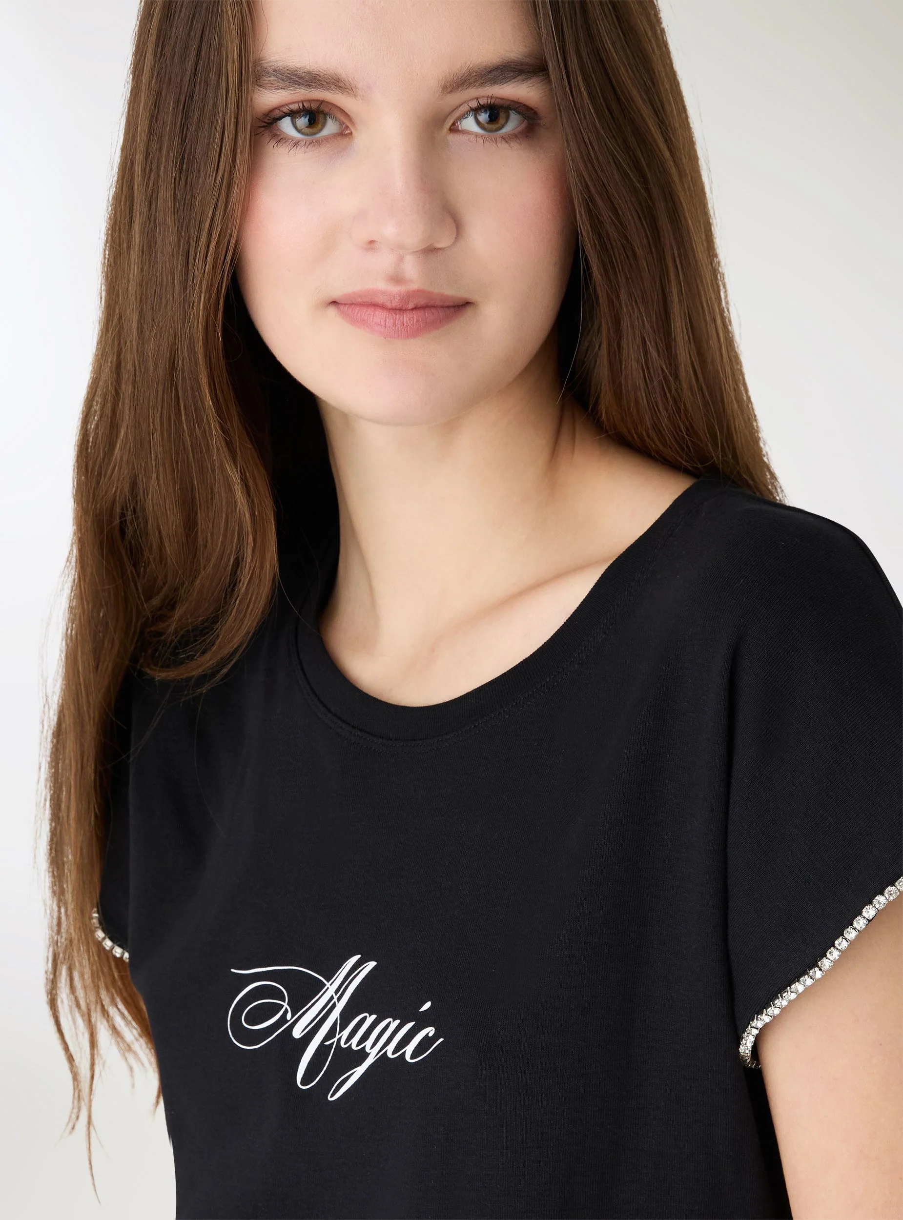 T-shirt con scritta e strass - Image 3