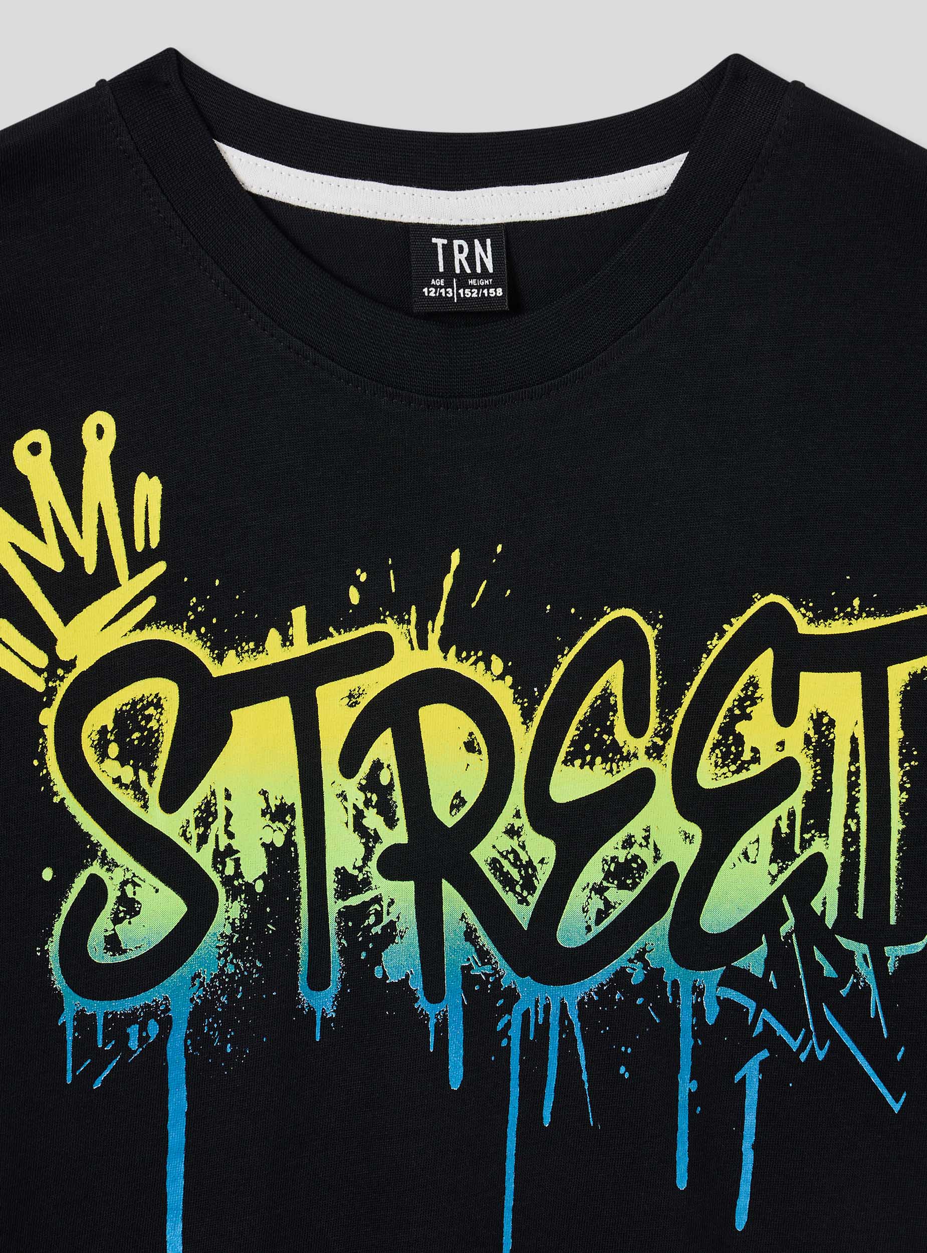 T-shirt con scritta in stile graffiti - Image 5