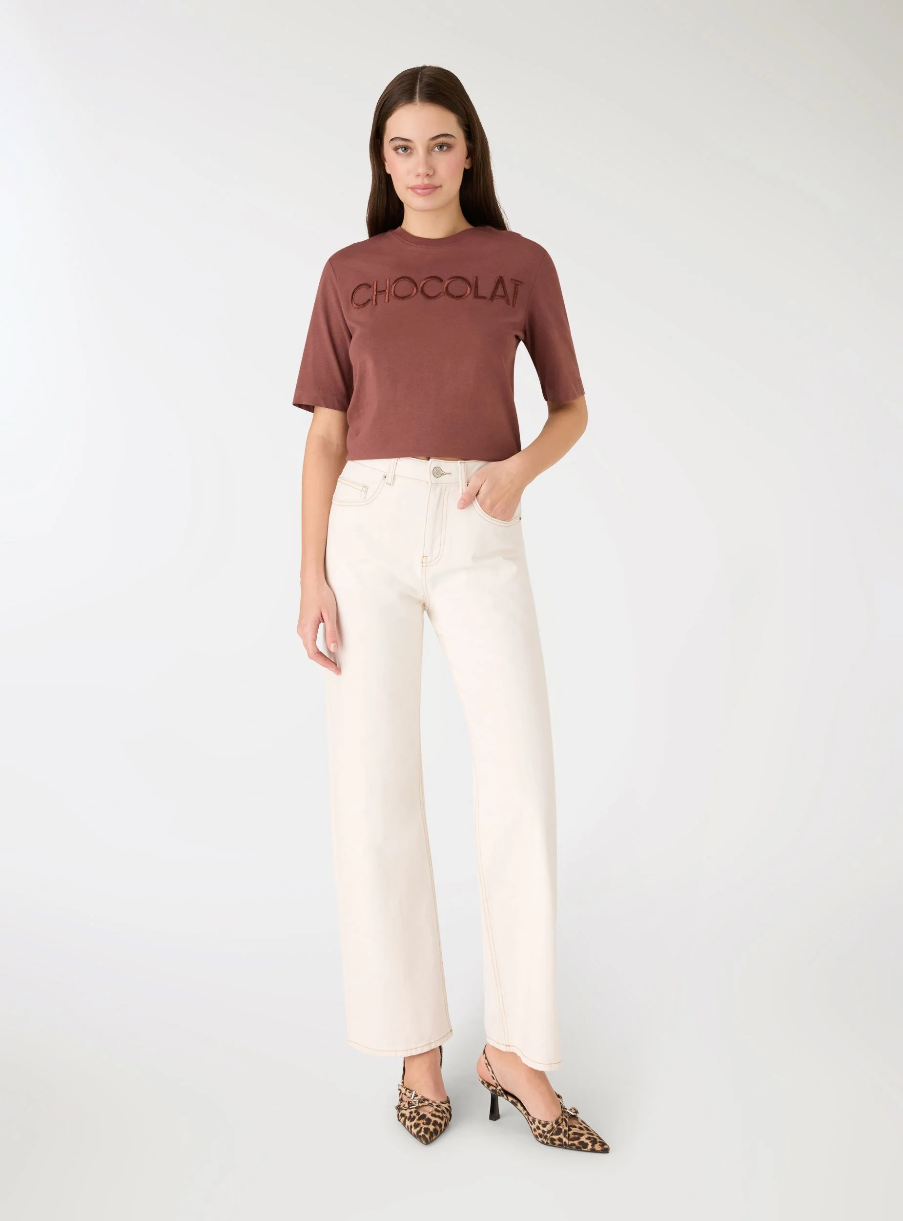 T-shirt con scritta ricamata - Image 3
