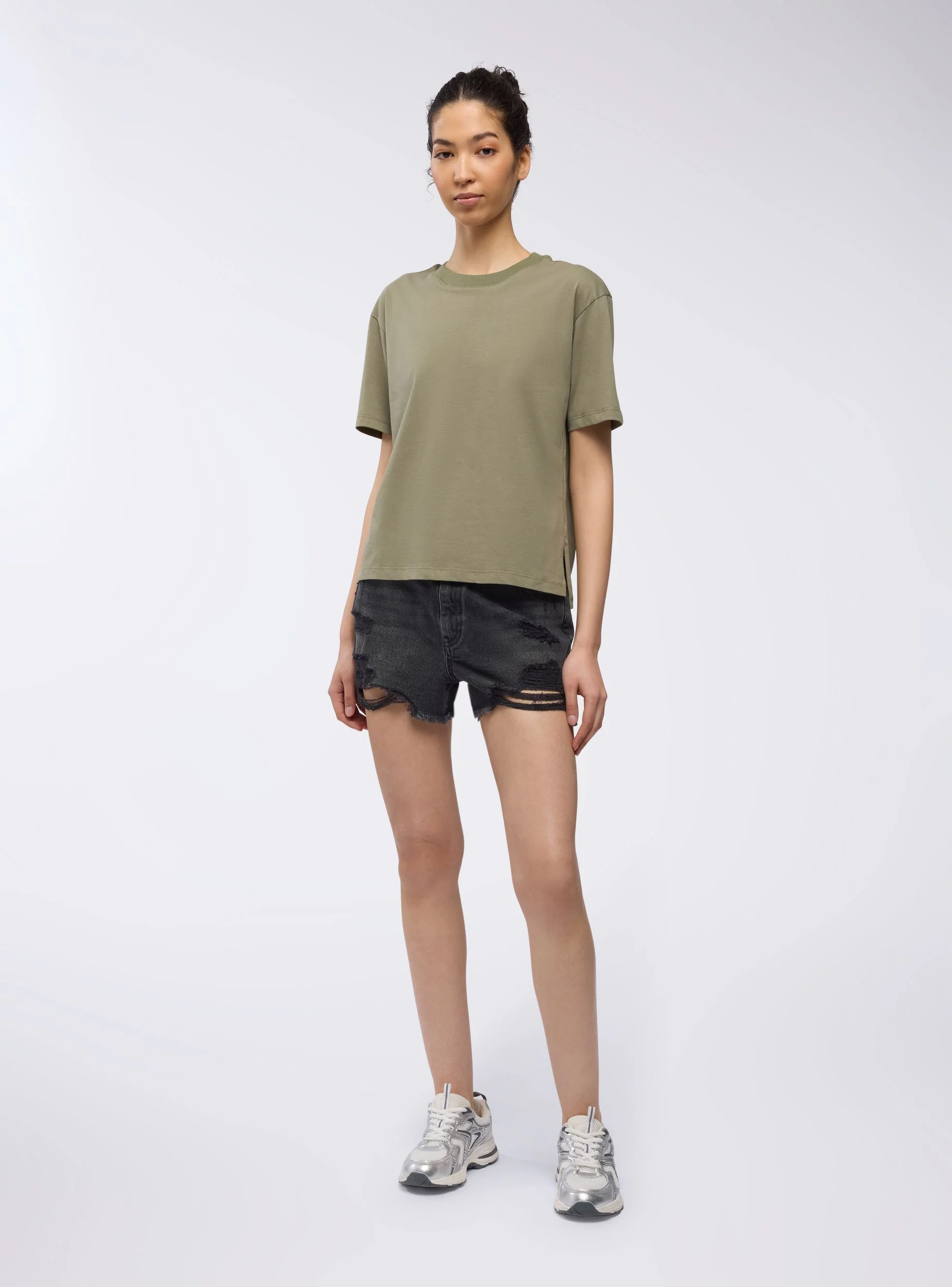 T-shirt con spacchi - Image 2