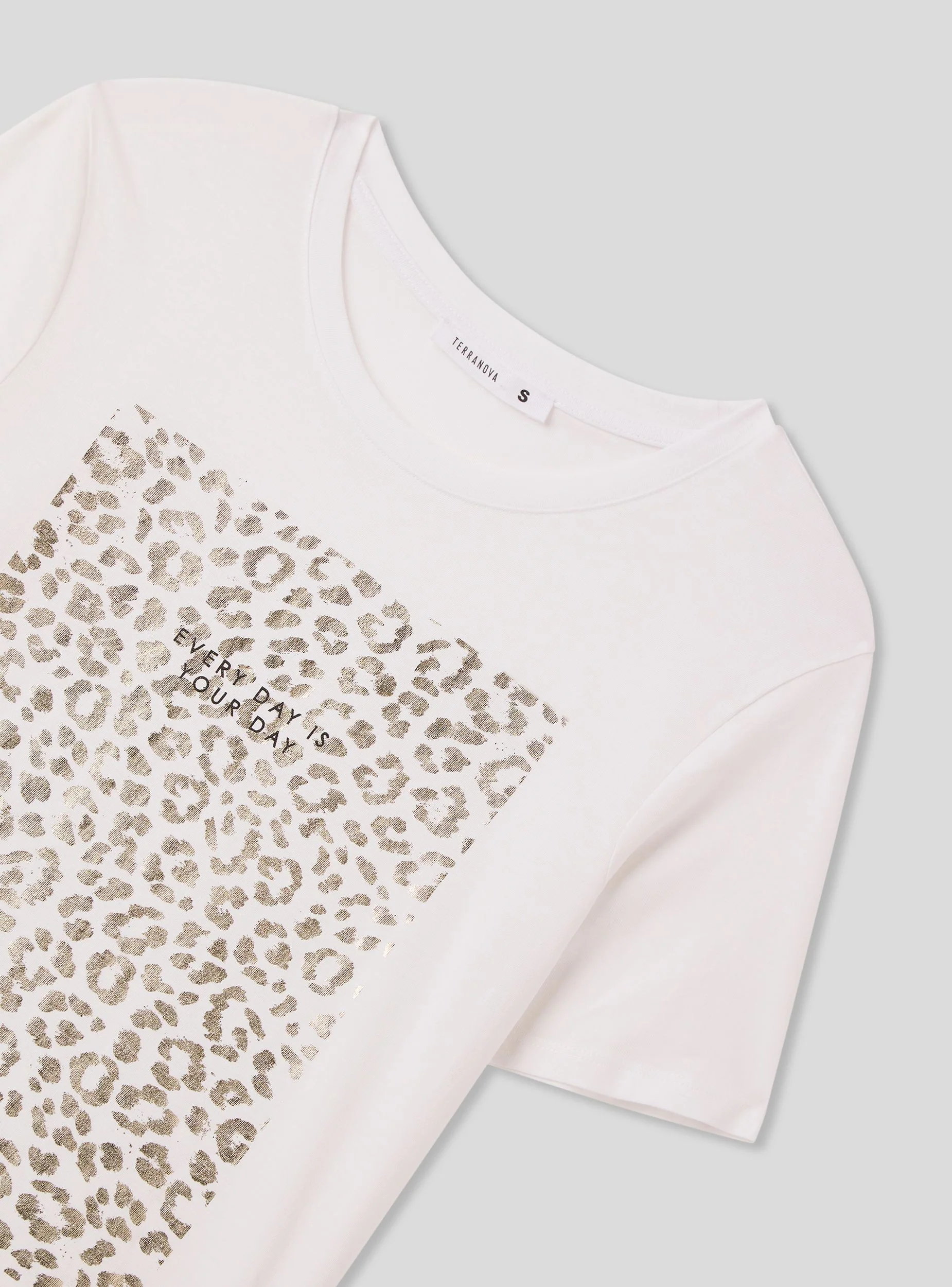T-shirt con stampa a fantasia laminata - Image 4