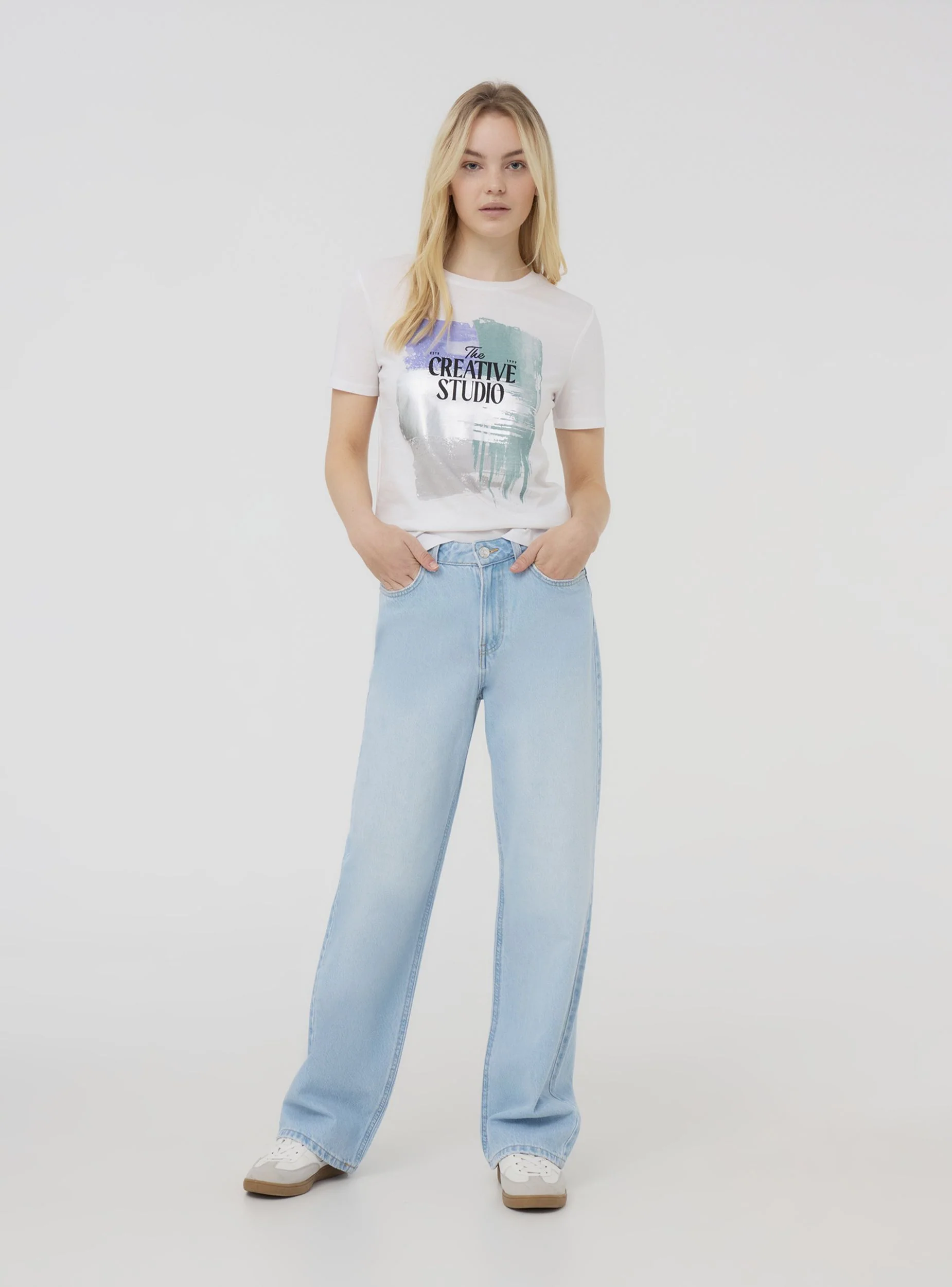 T-shirt con stampa a fantasia laminata - Image 3