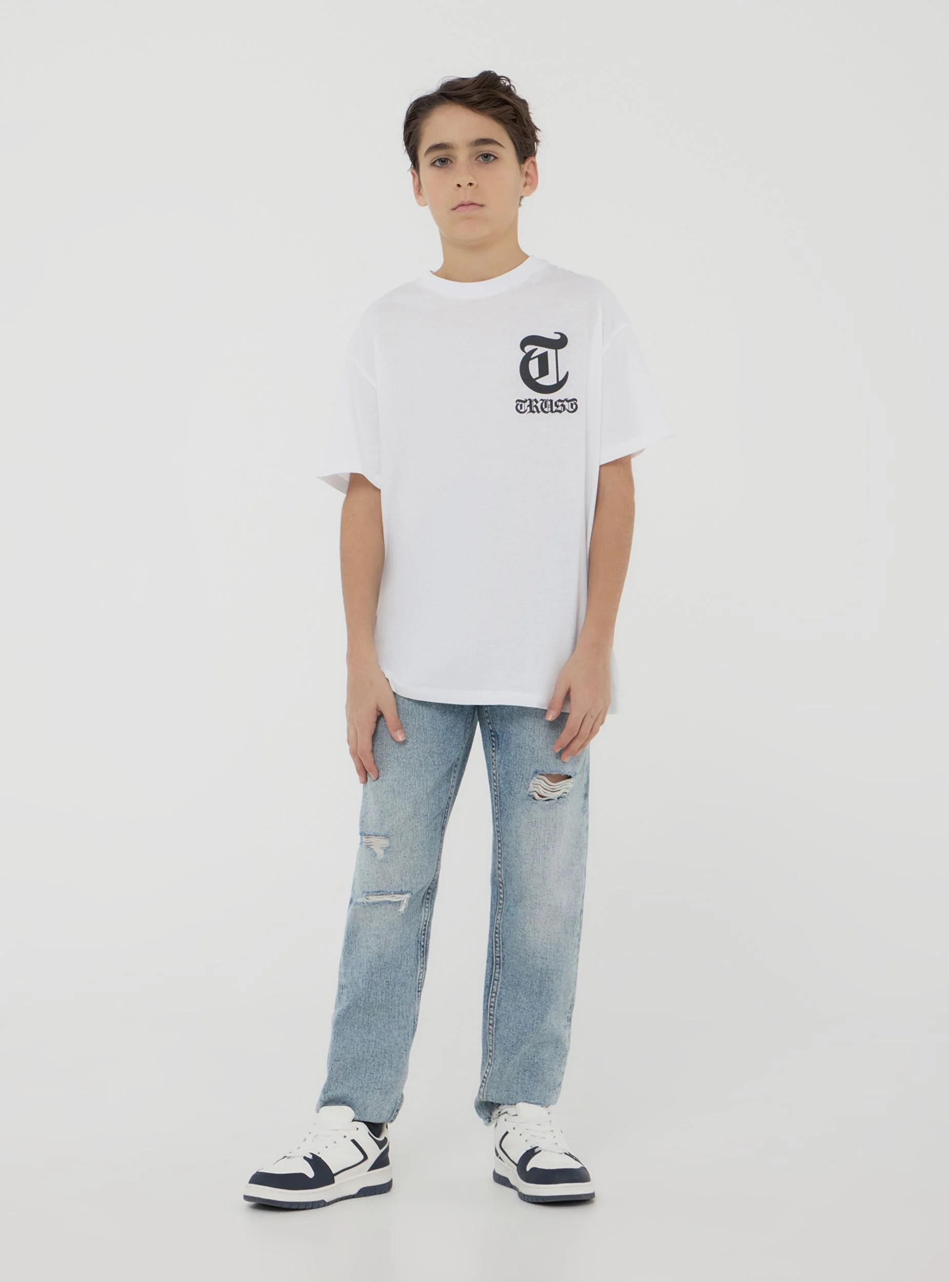 T-shirt con stampa ali sul retro - Image 3