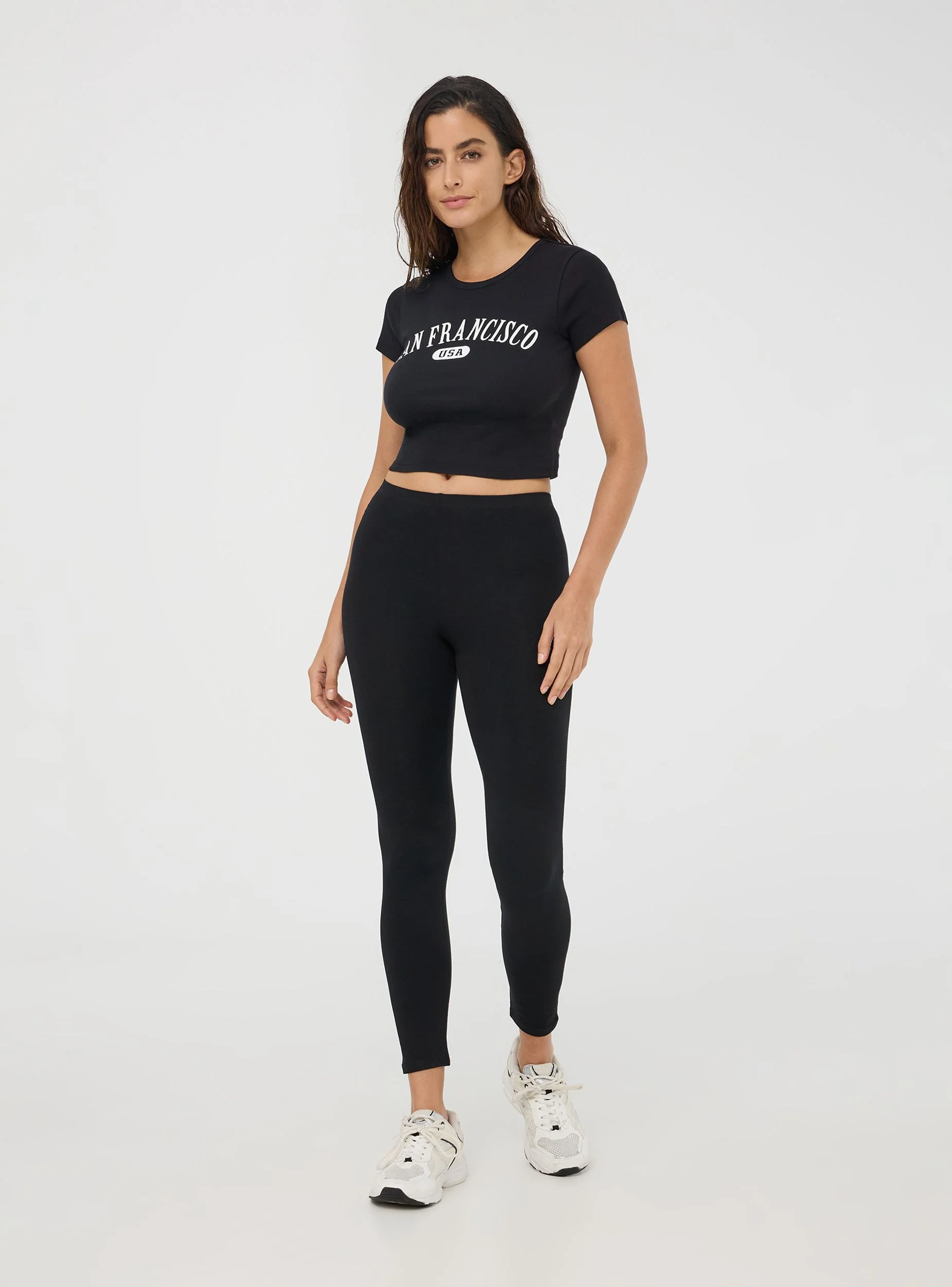 T-shirt con stampa college - Image 2