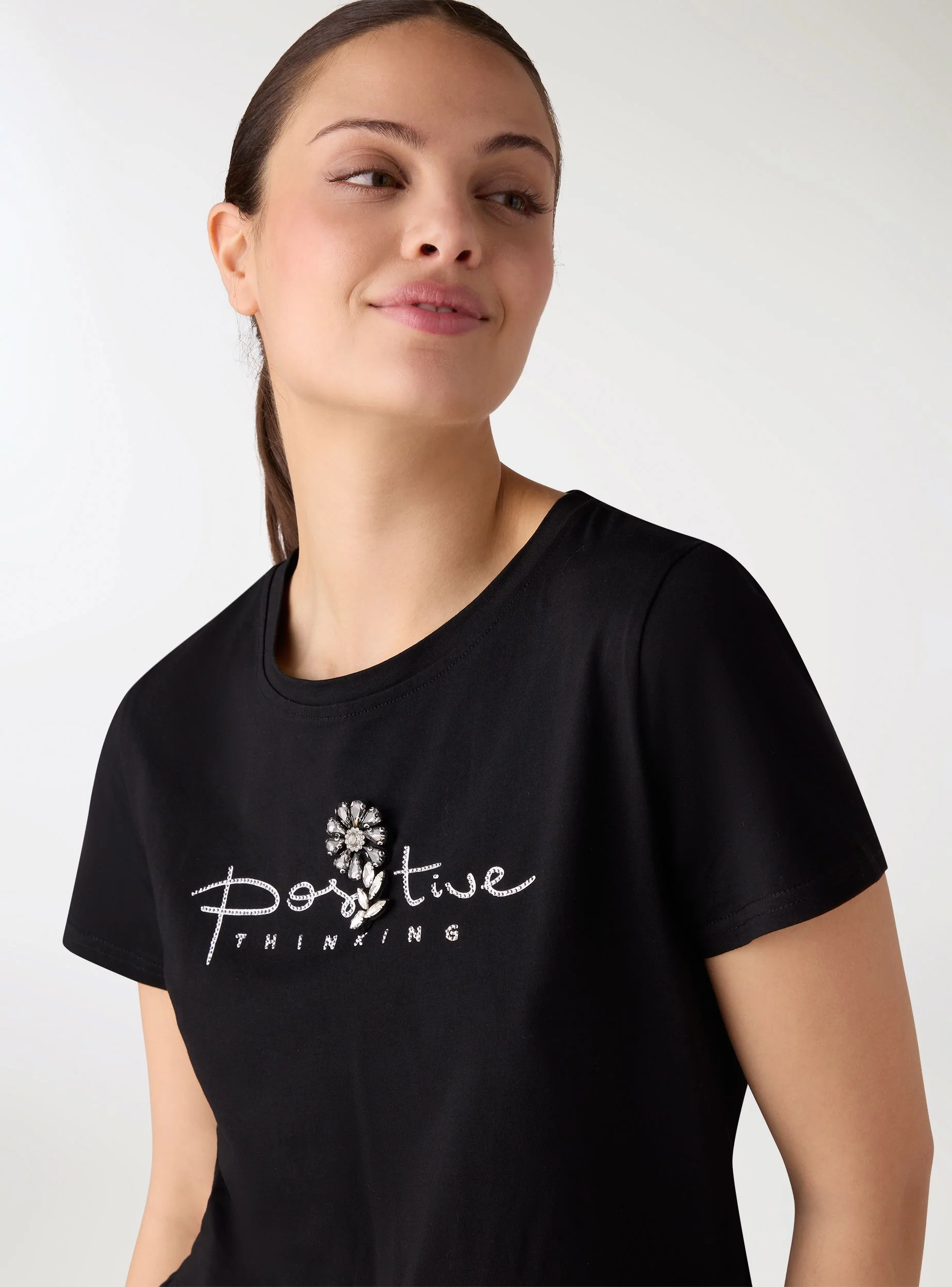 T-shirt con stampa e balza in sangallo - Image 3