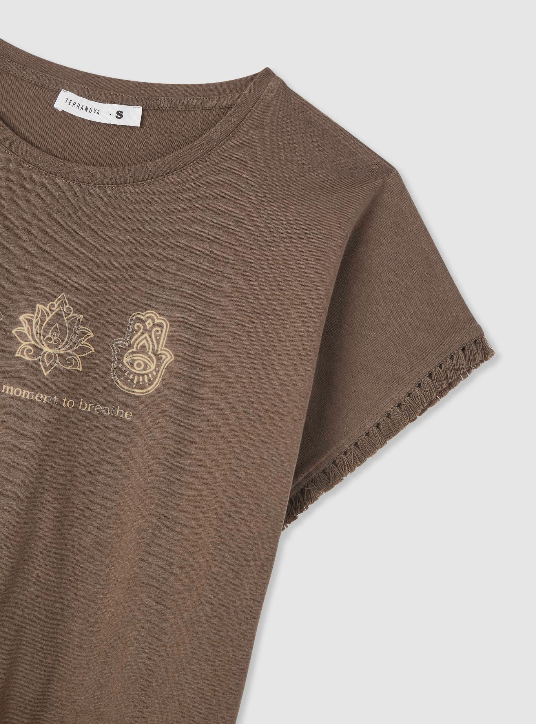 T-shirt con stampa e bordi con frange - Image 6