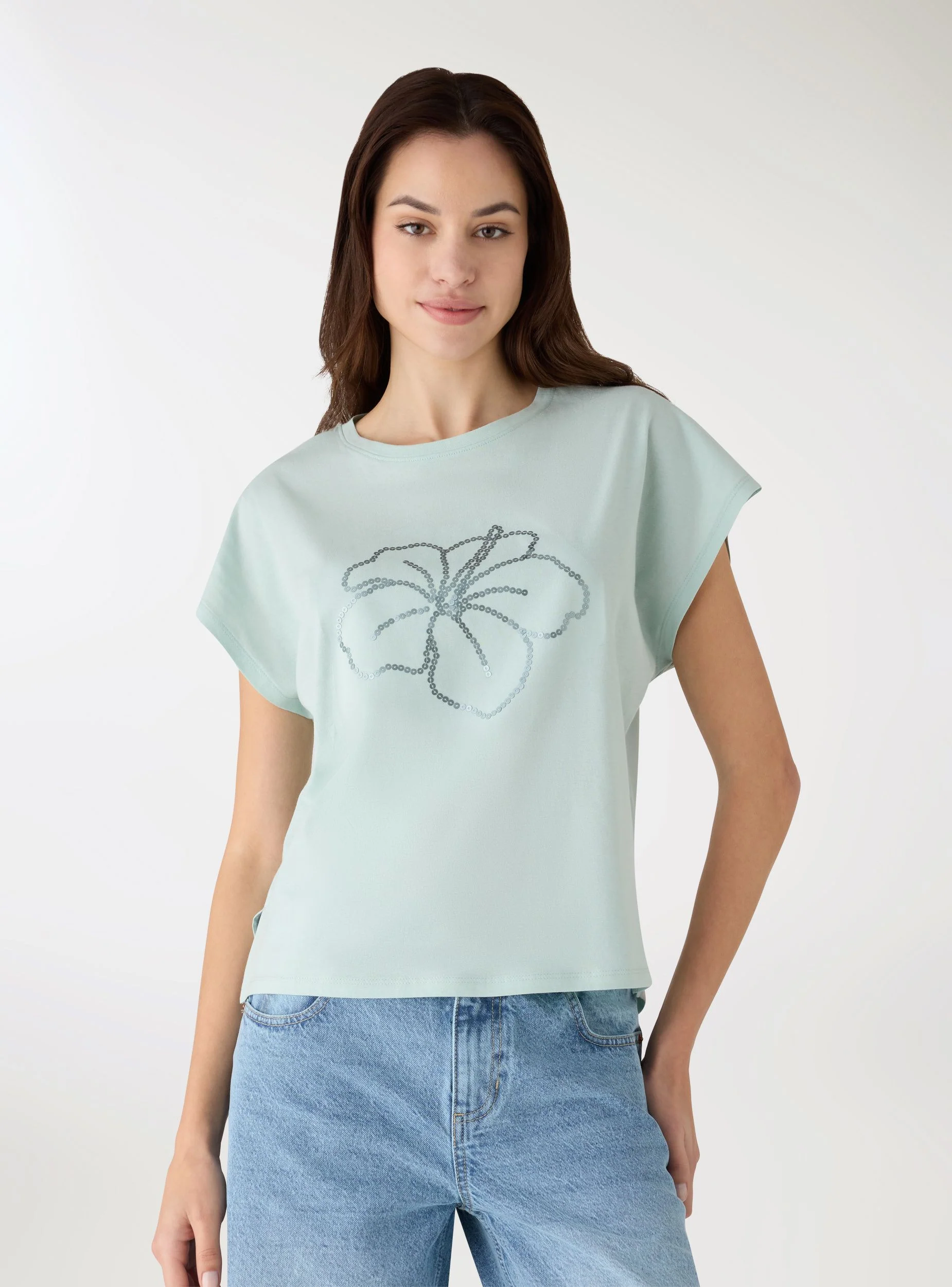 T-shirt con stampa fiori e paillettes
