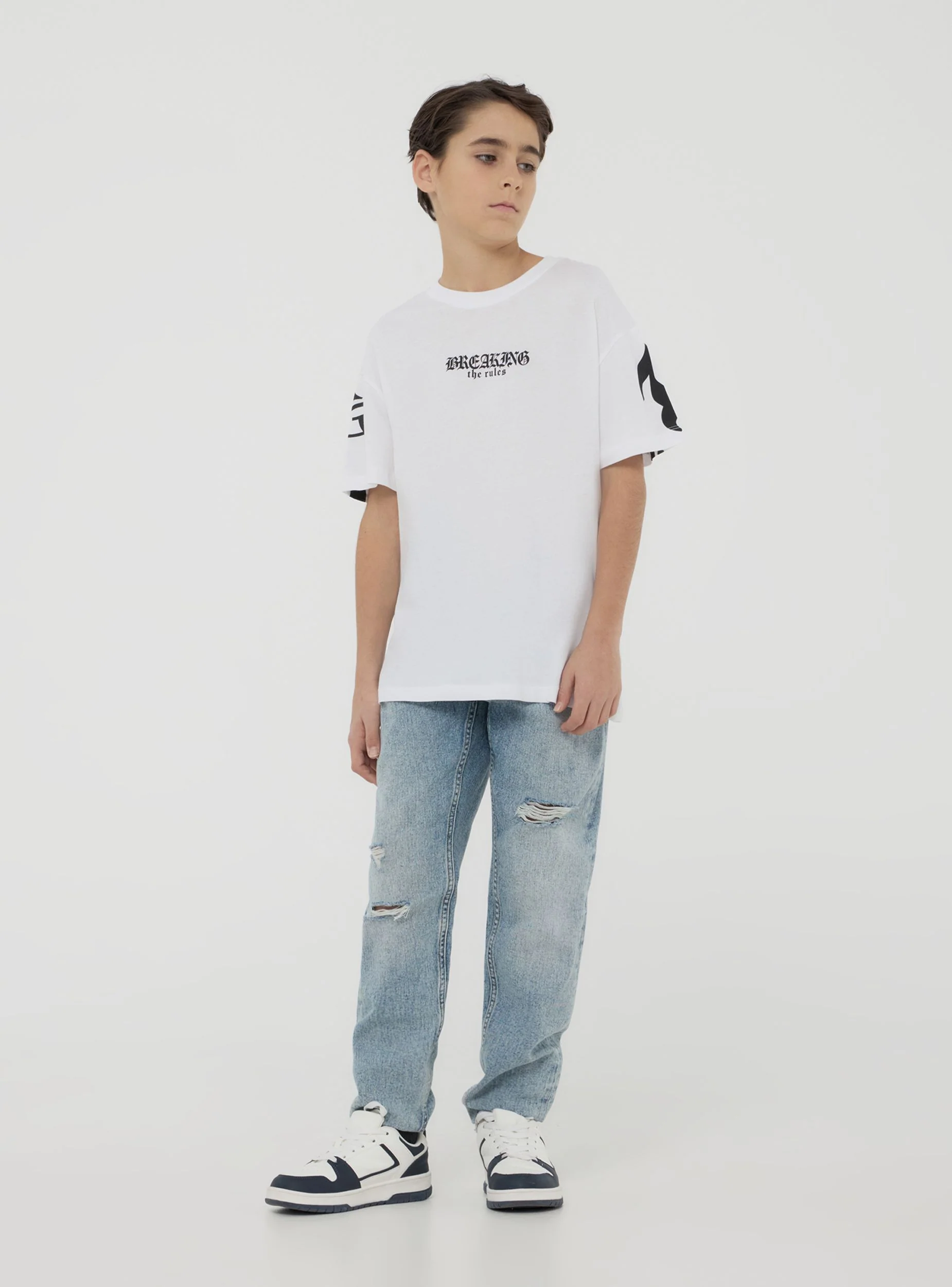 T-shirt con stampa gotica fronte/retro