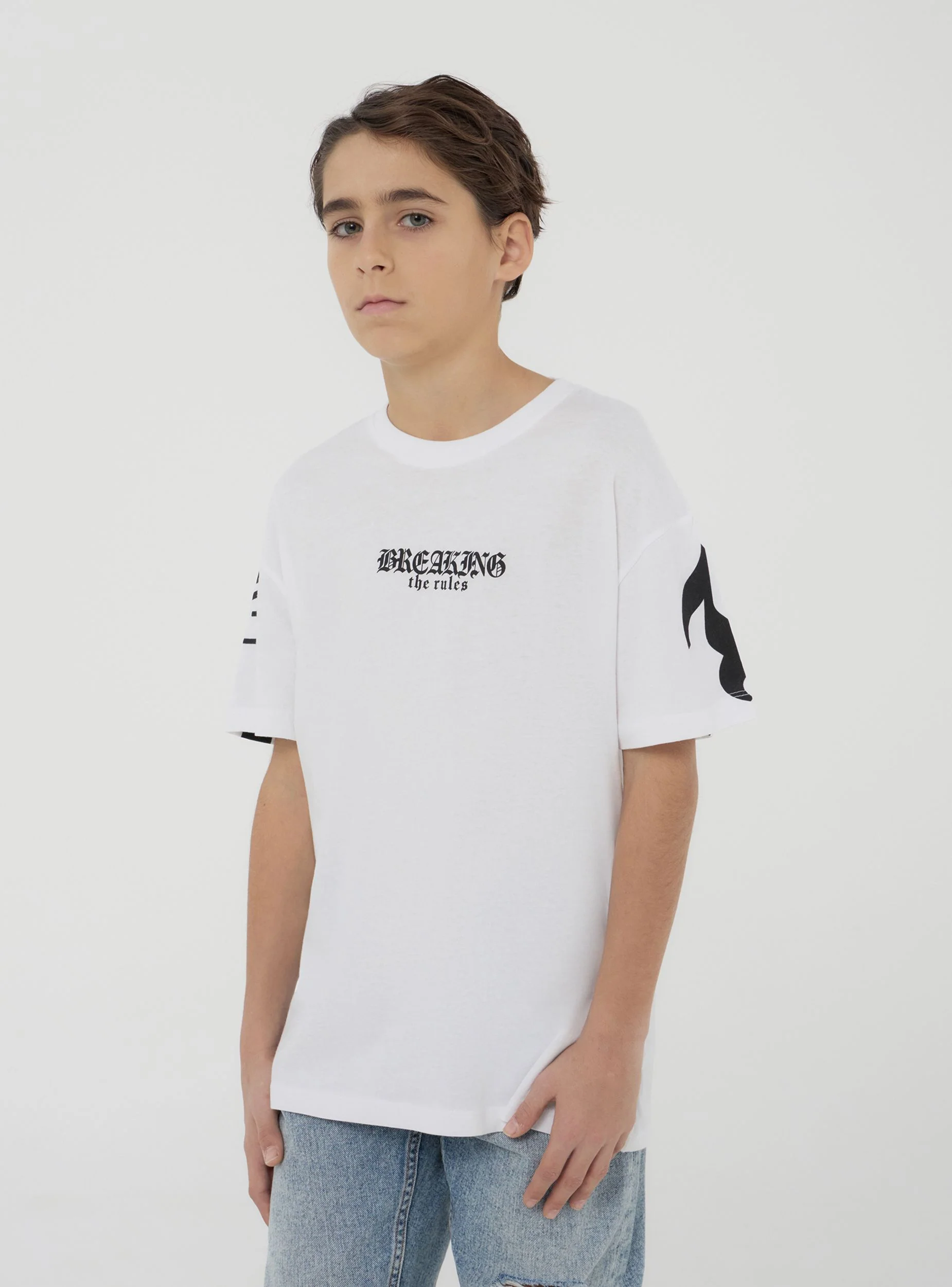 T-shirt con stampa gotica fronte/retro - Image 3