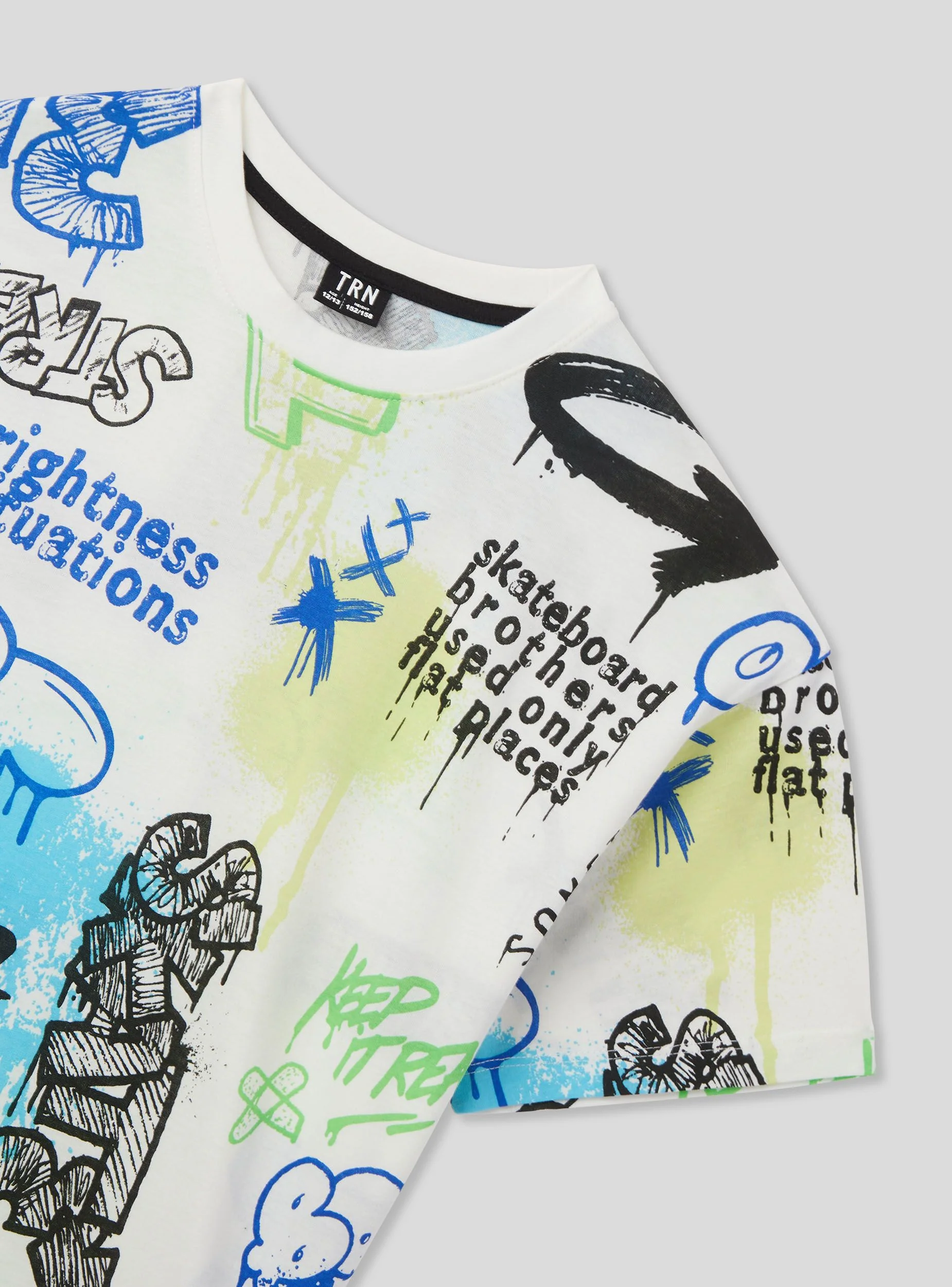 T-shirt con stampa graffiti all-over - Image 5