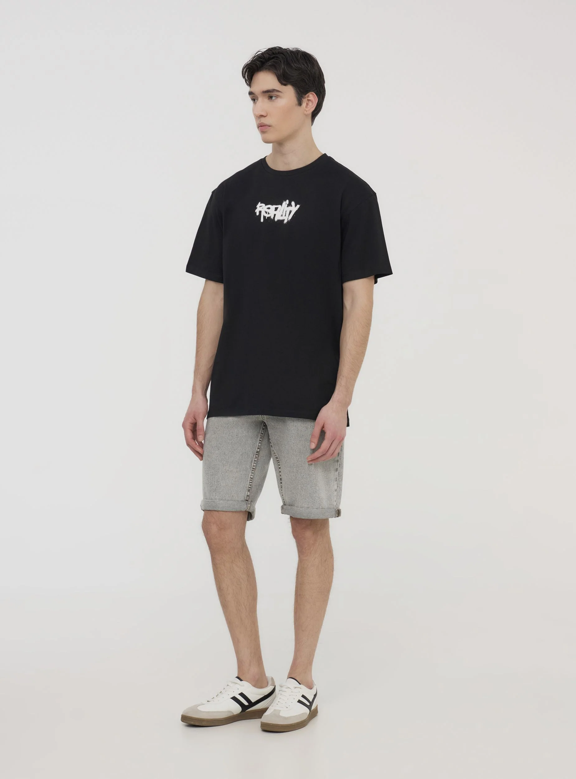 T-shirt con stampa graffiti fronte e retro - Image 2