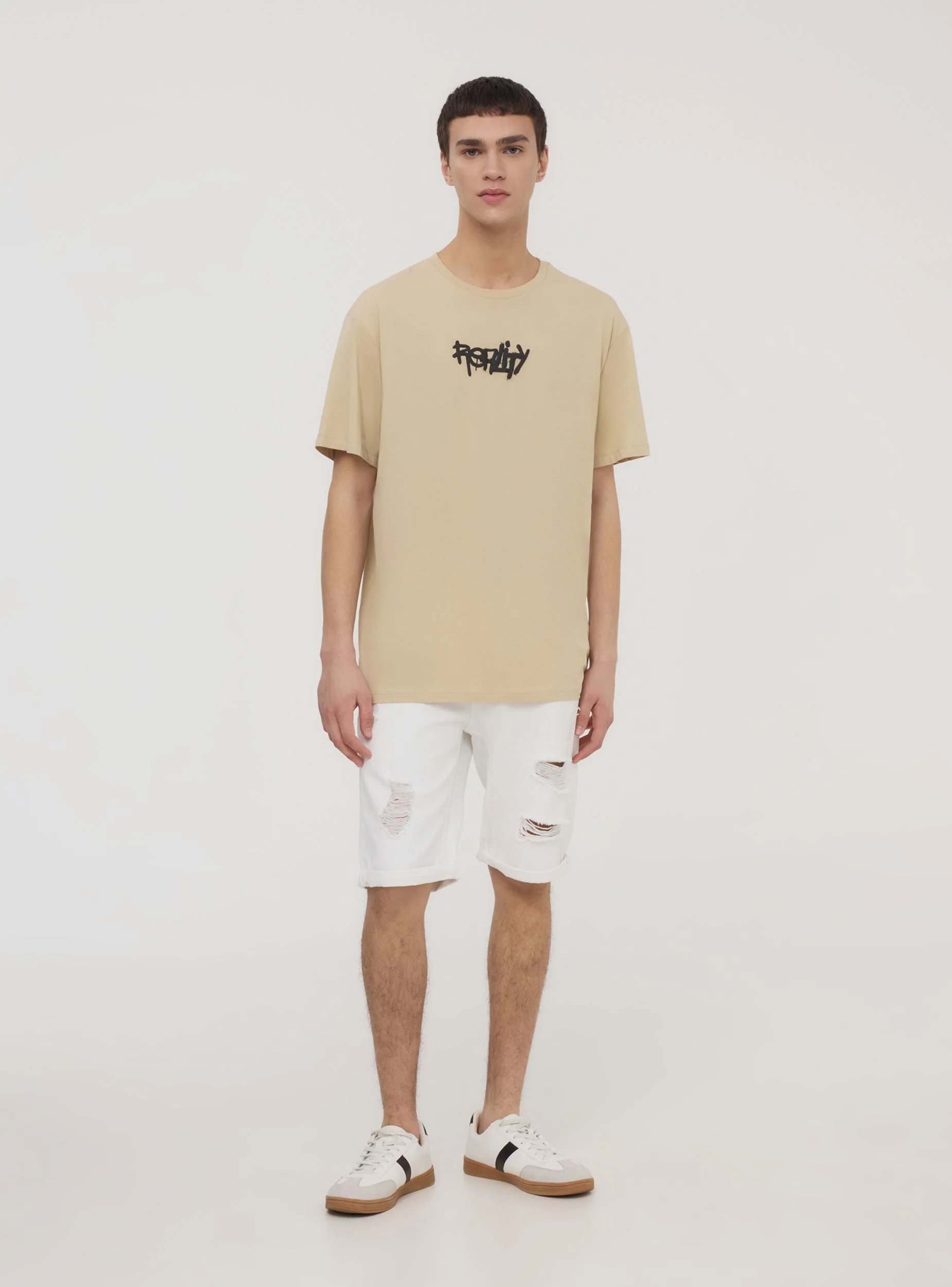 T-shirt con stampa graffiti fronte e retro - Image 2