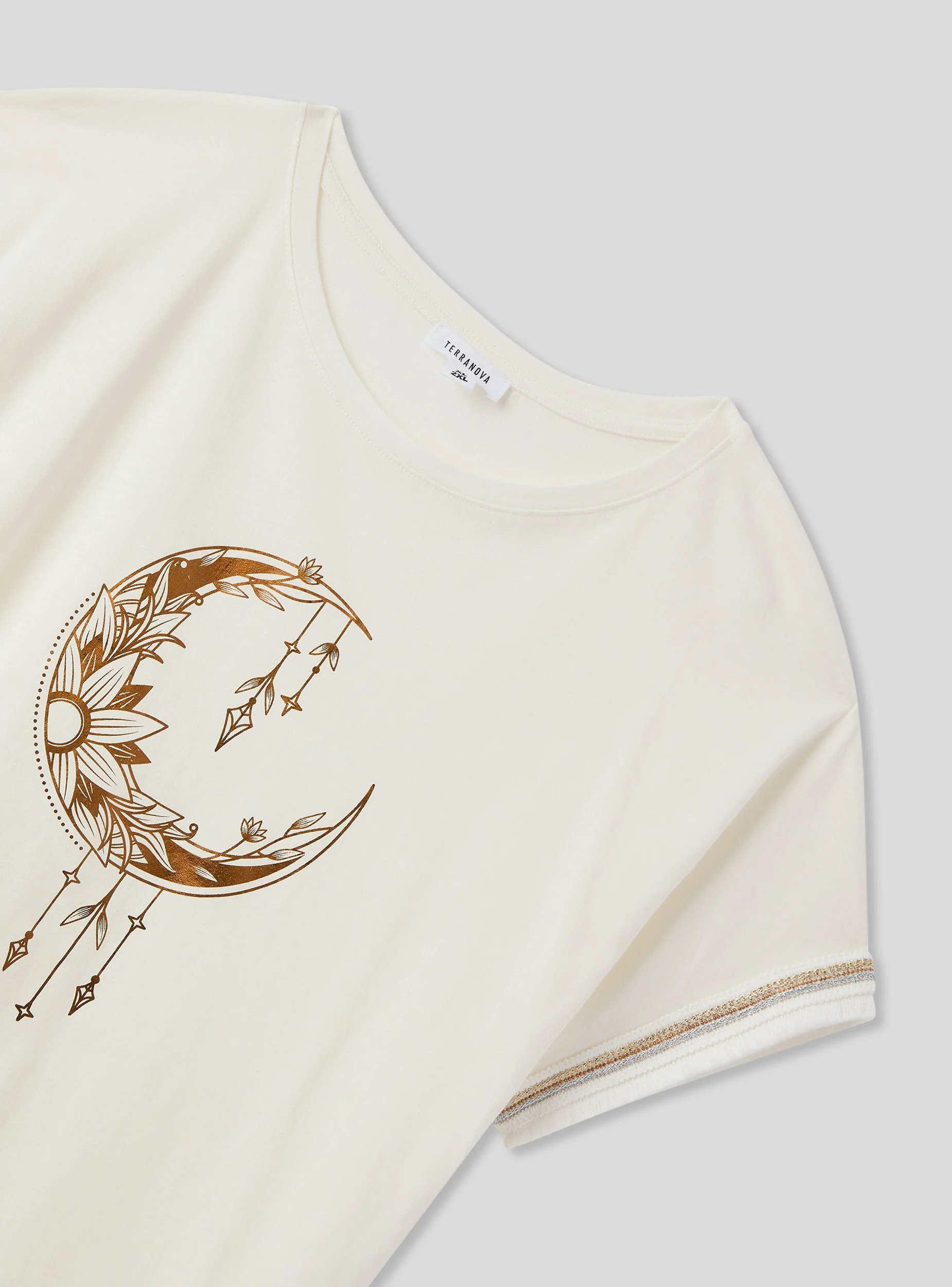 T-shirt con stampa laminata in stile etnico - Image 6
