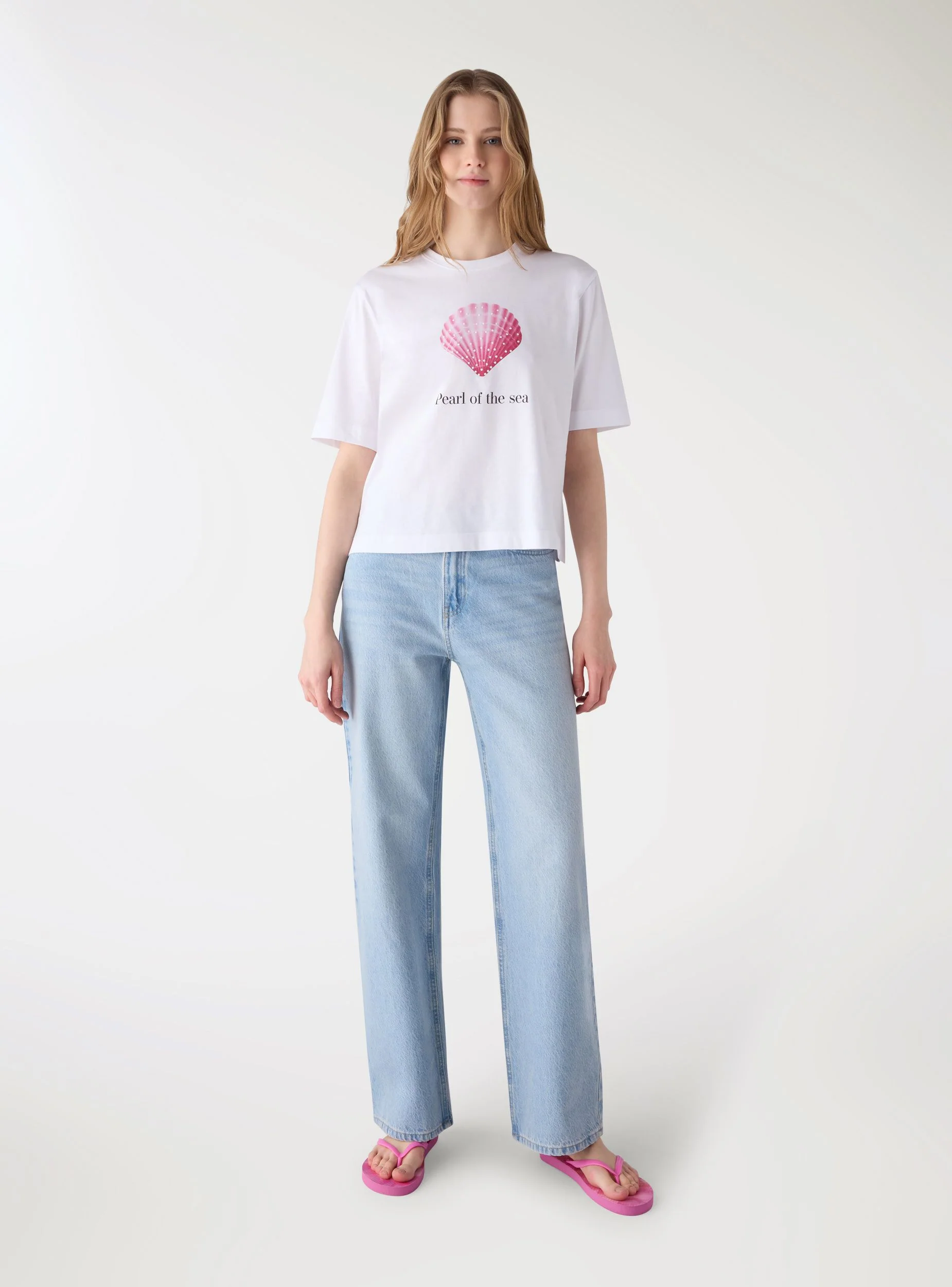 T-shirt con stampa marina e strass
