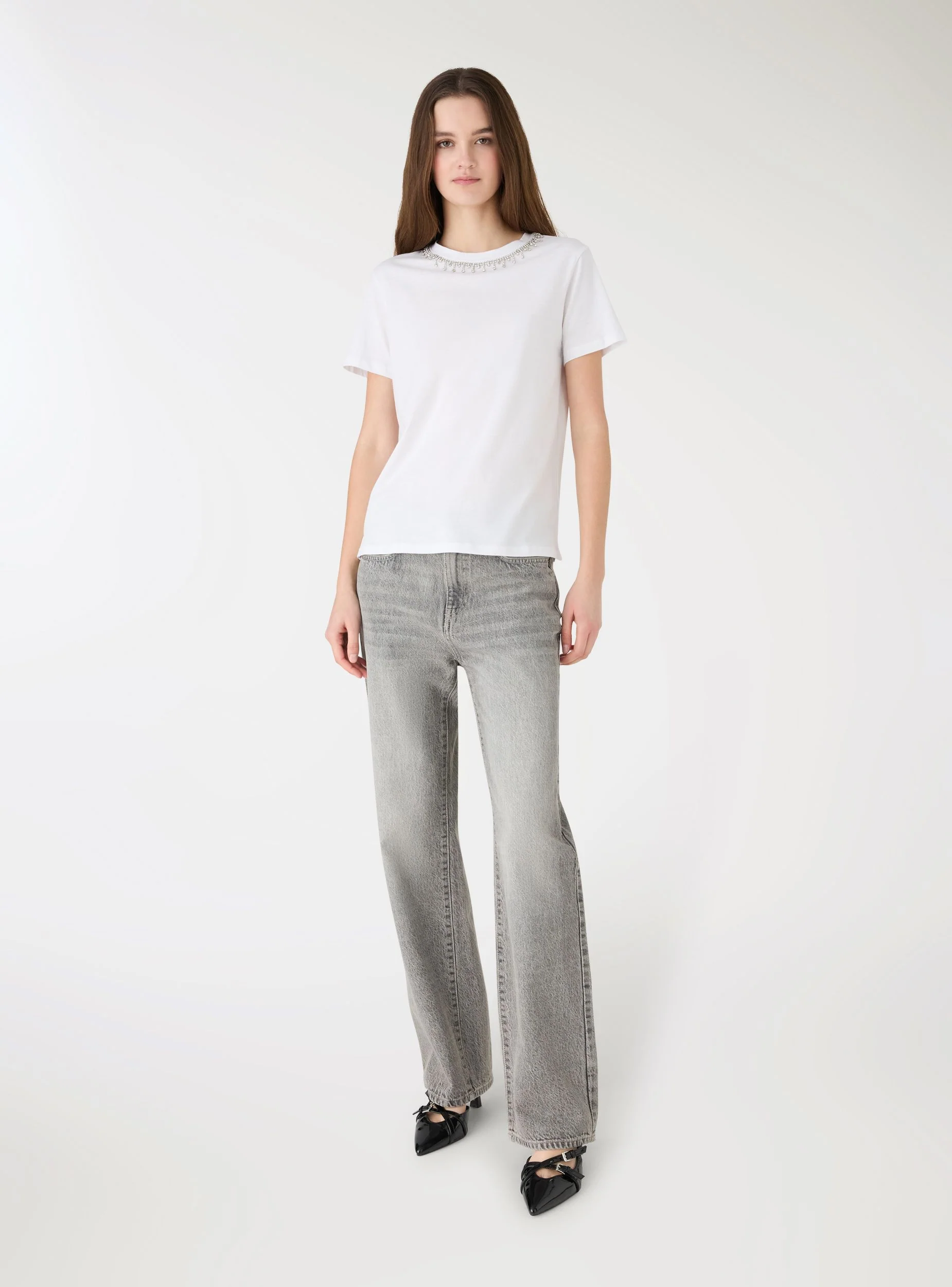 T-shirt con strass effetto collana - Image 2