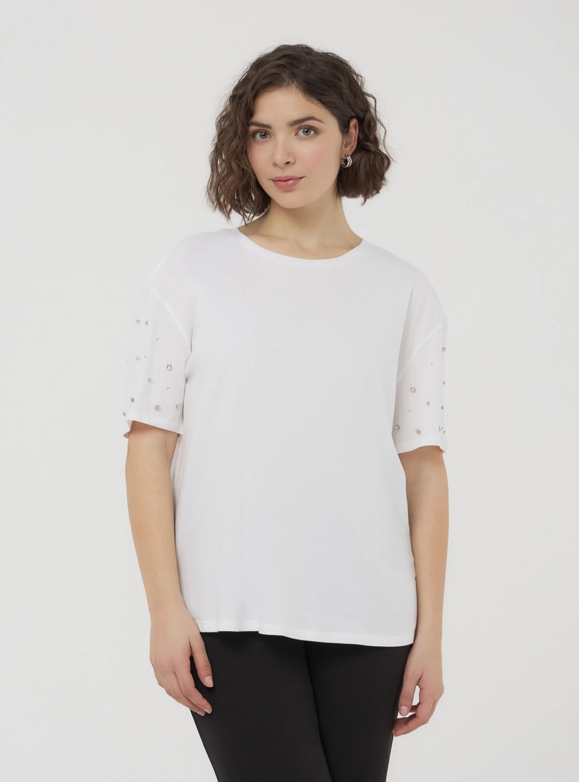 T-shirt con strass sulle maniche - Image 3