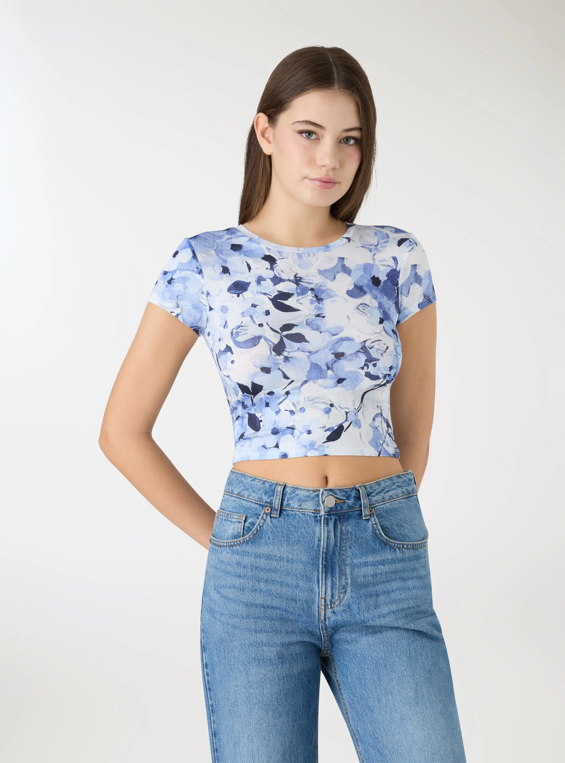 T-shirt crop aderente floreale - Image 3