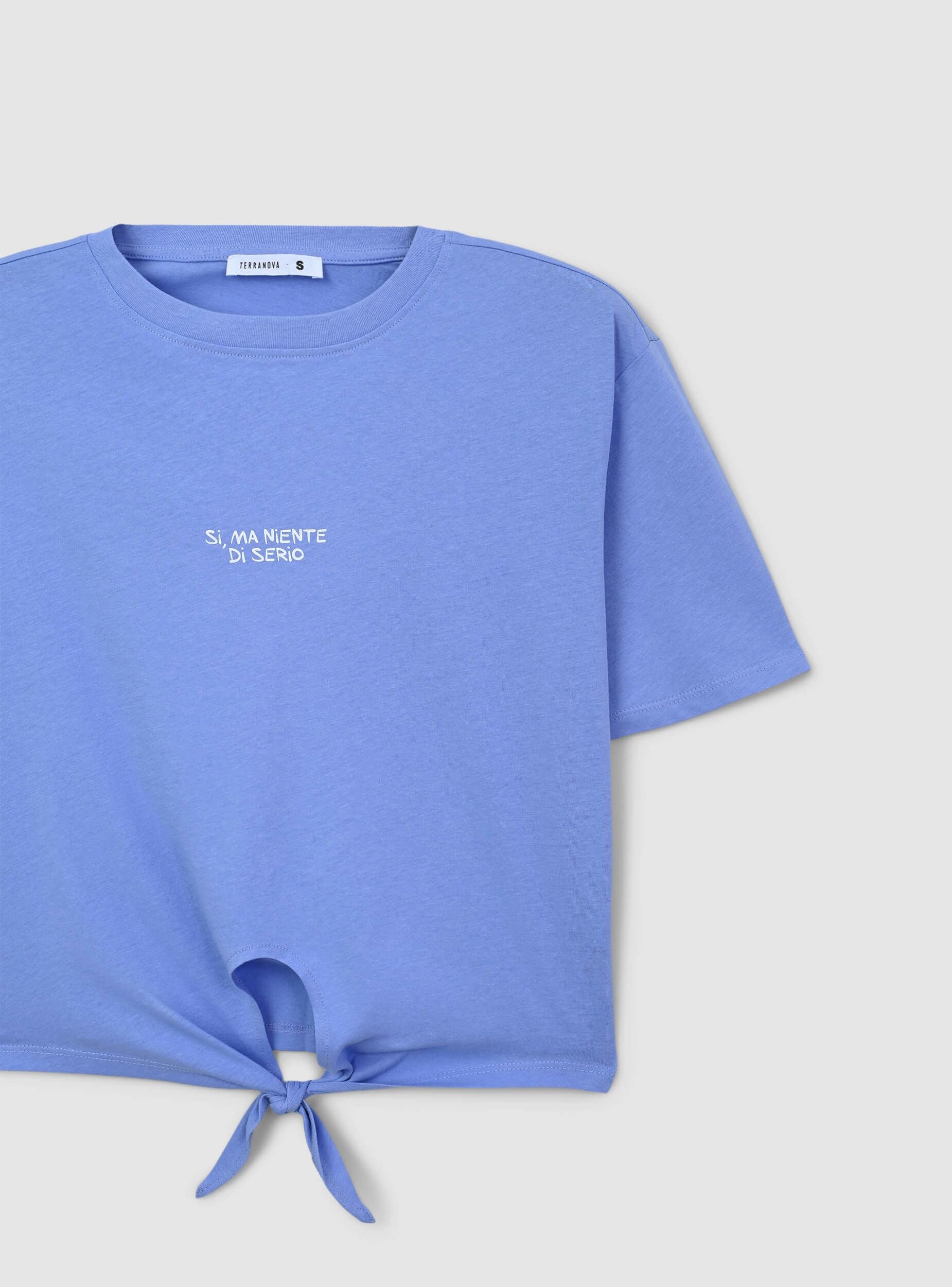 T-shirt crop ampia con scritta e nodo - Image 5