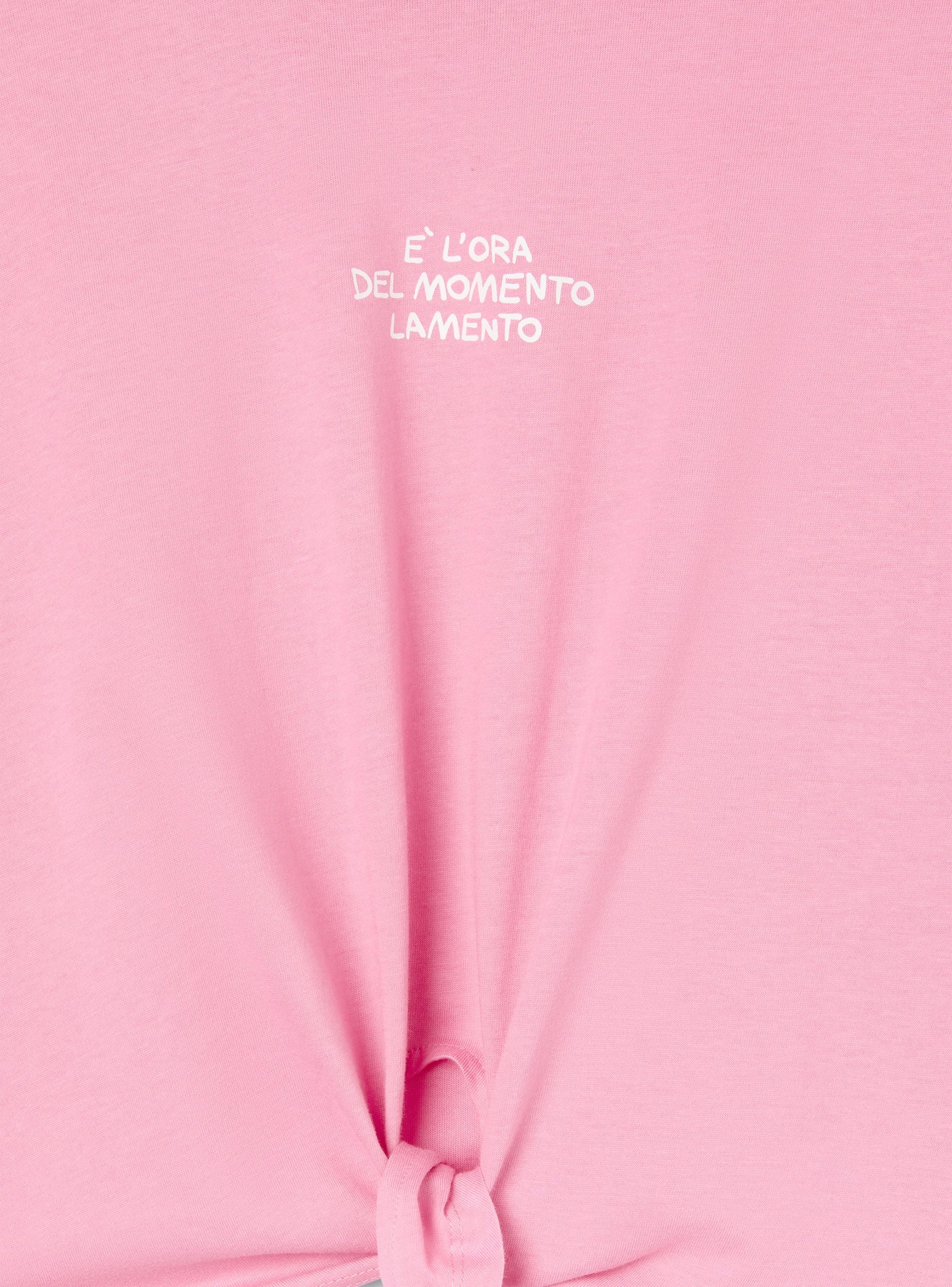 T-shirt crop ampia con scritta e nodo - Image 7