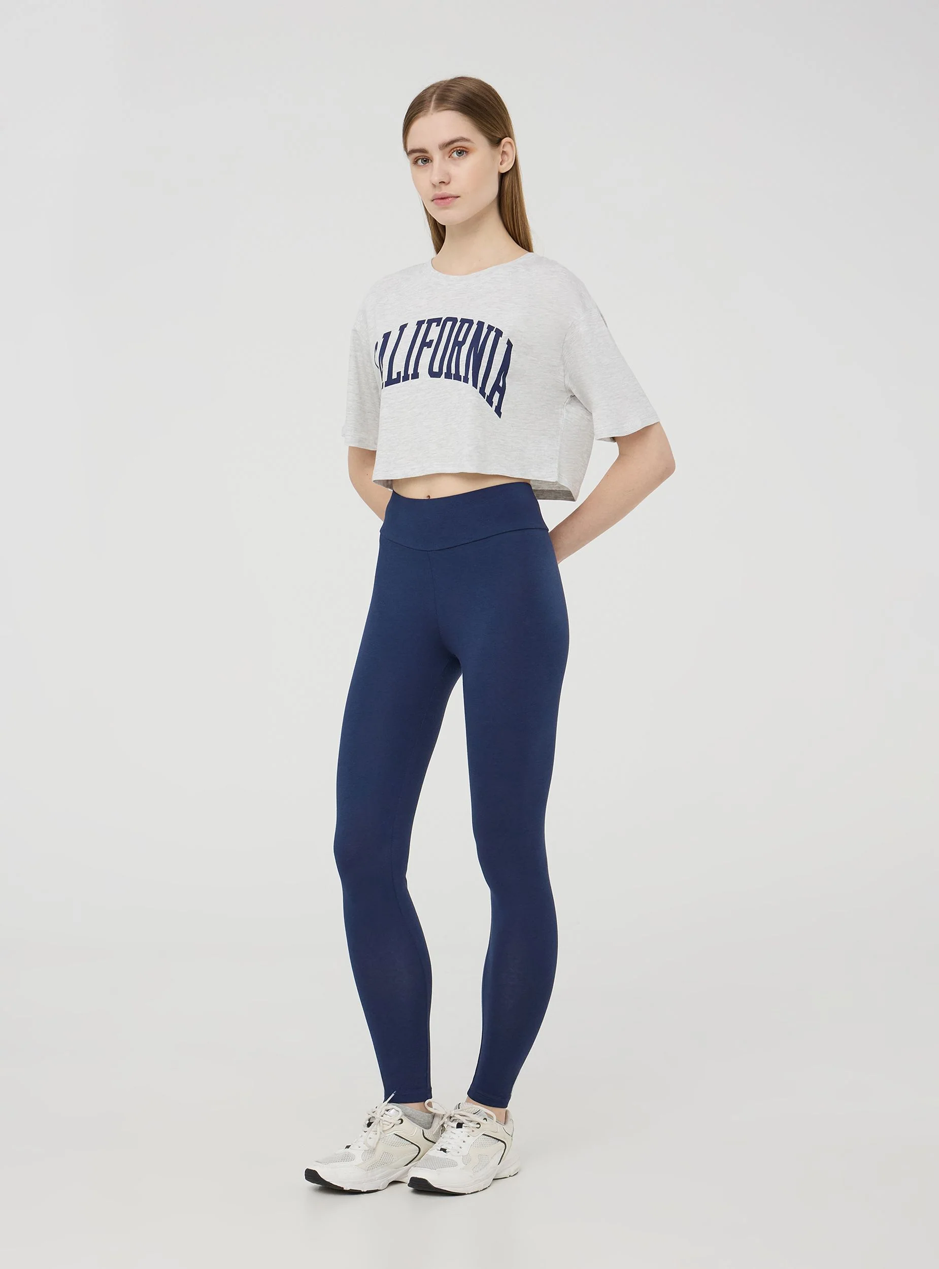 T-shirt crop ampia con stampa college - Image 2