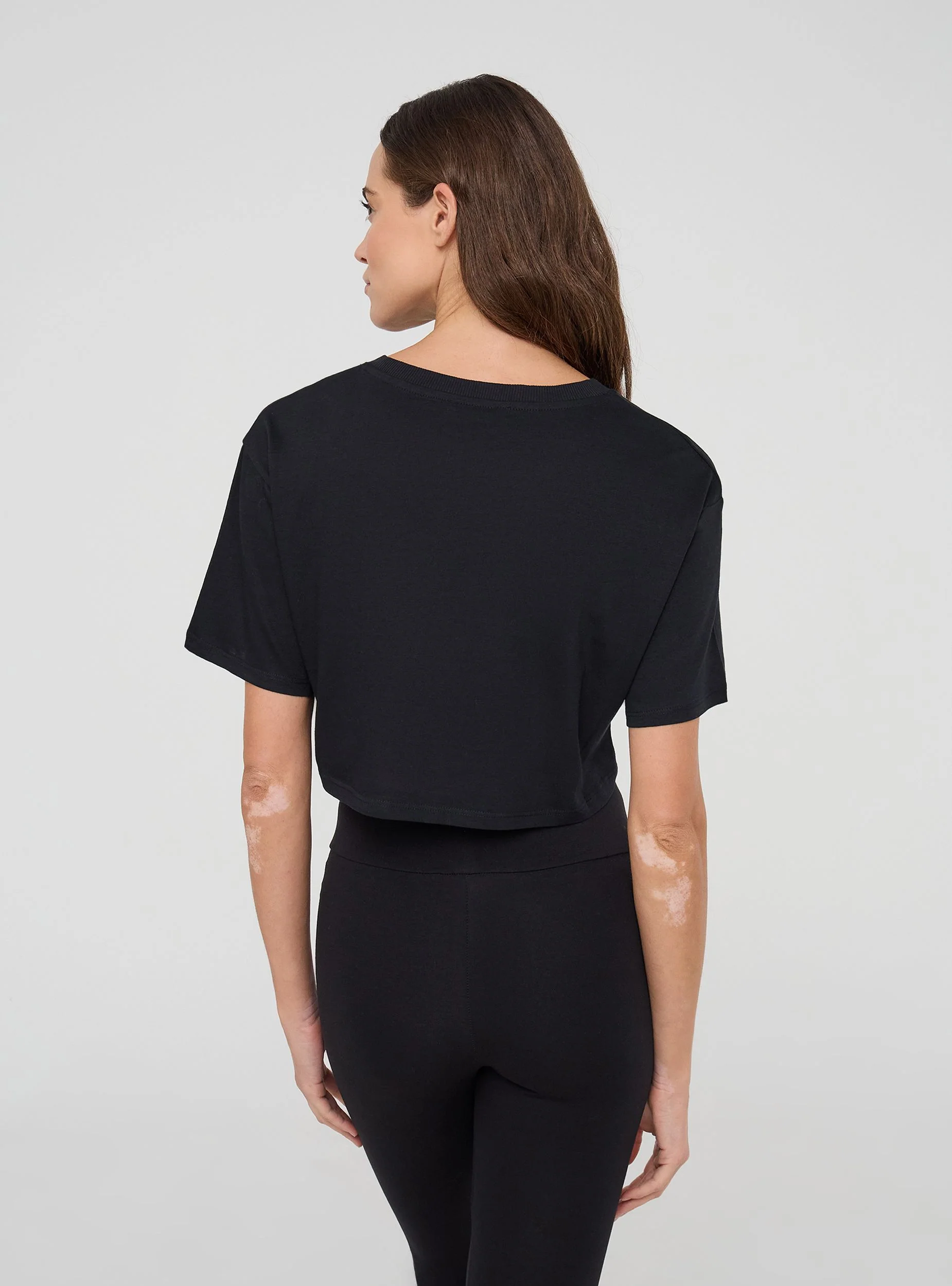 T-shirt crop ampia con stampa college - Image 2