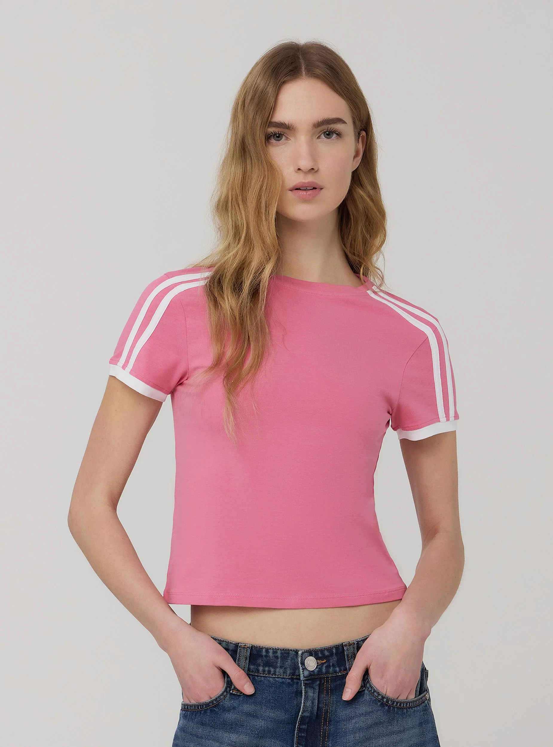 T-shirt crop con bande
