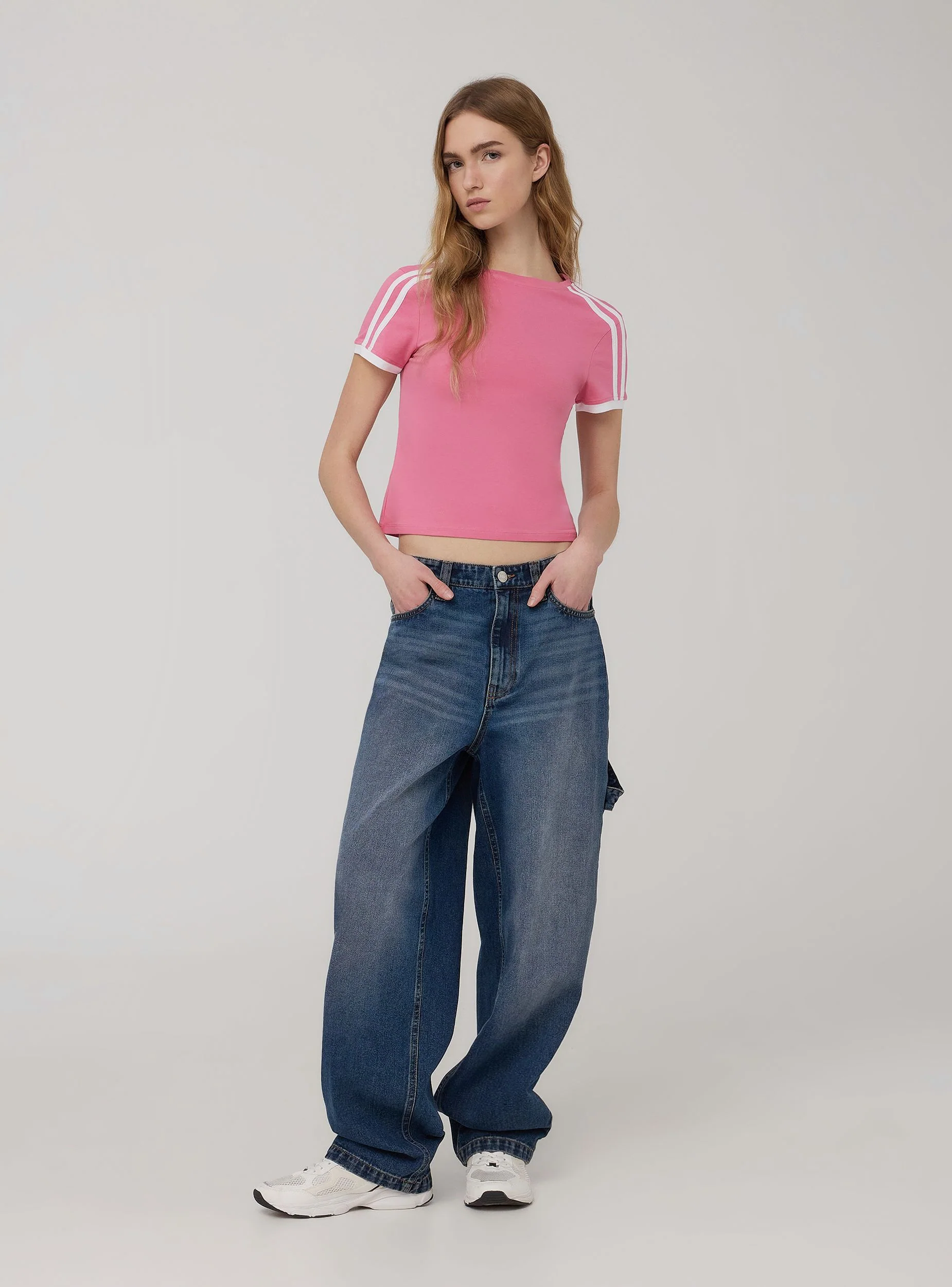 T-shirt crop con bande - Image 2